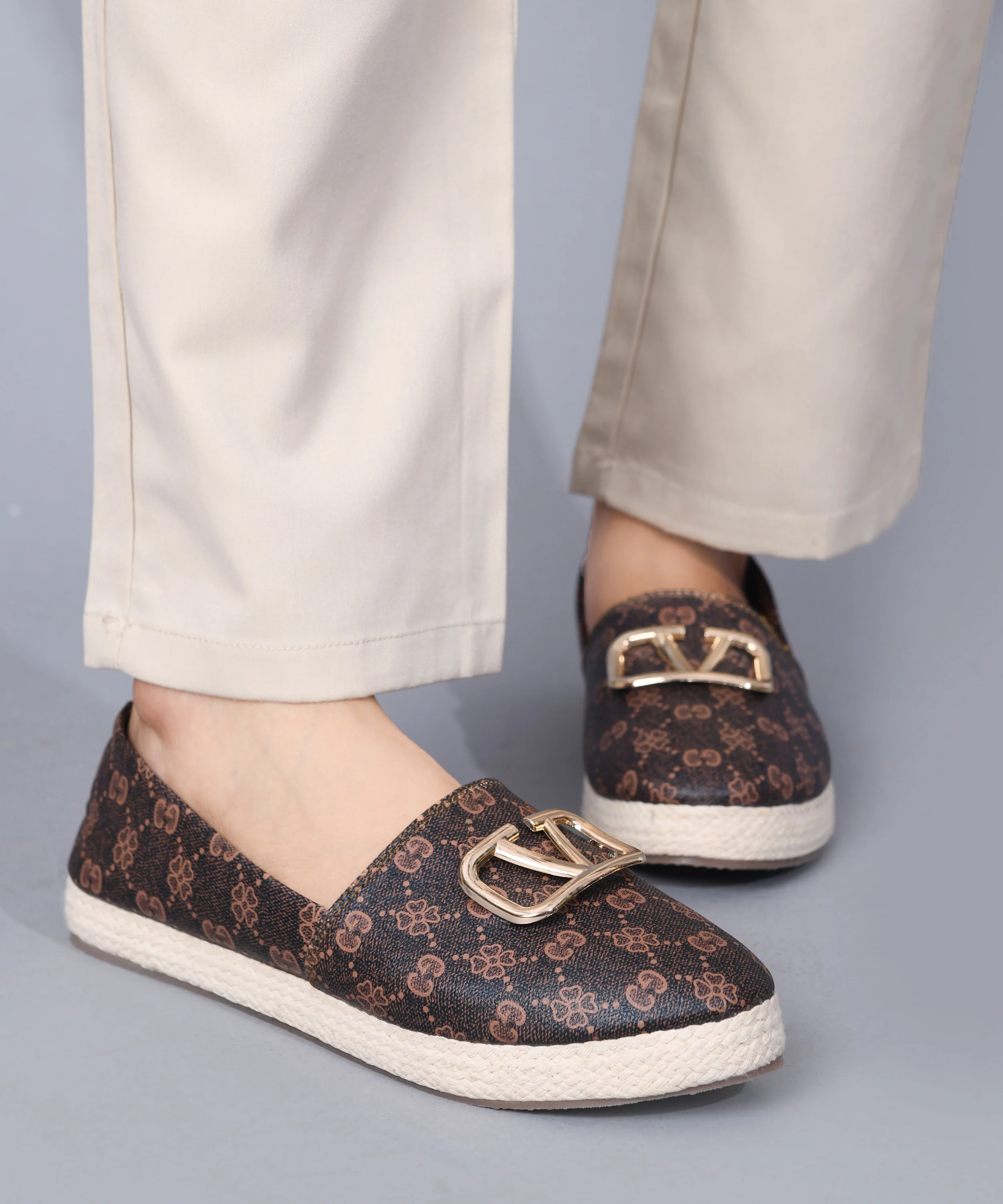 Lightweight Slip-On Shoes - Image 14
