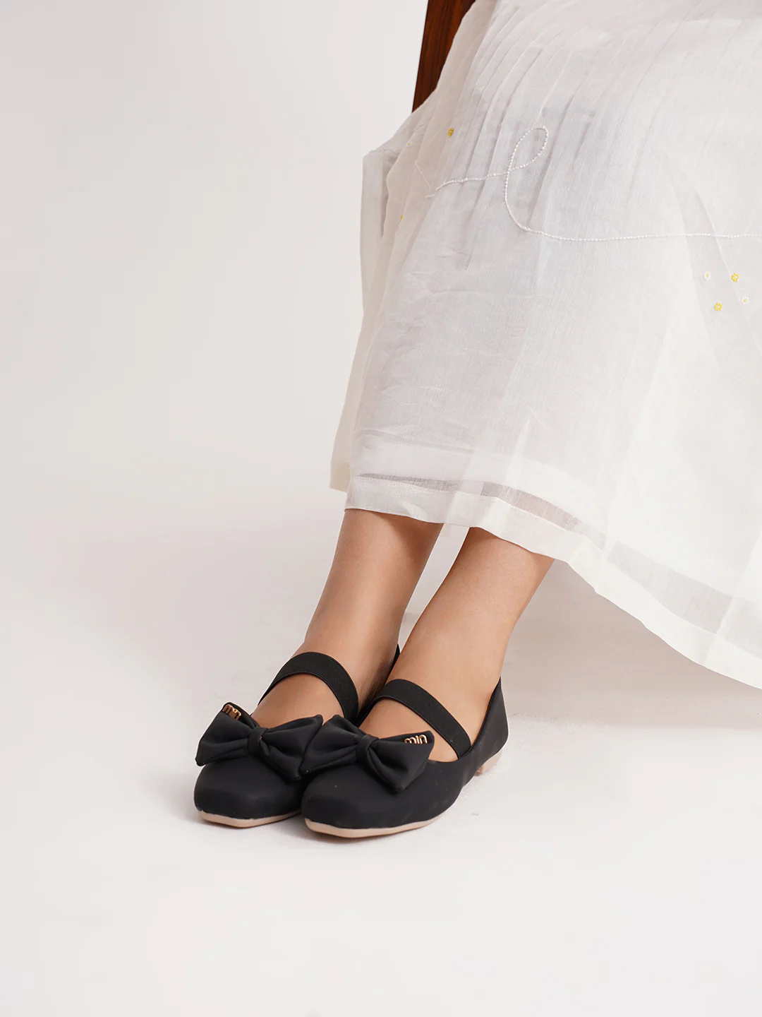 Mary Jane Flats with Bow and Elastic Strap - Image 4
