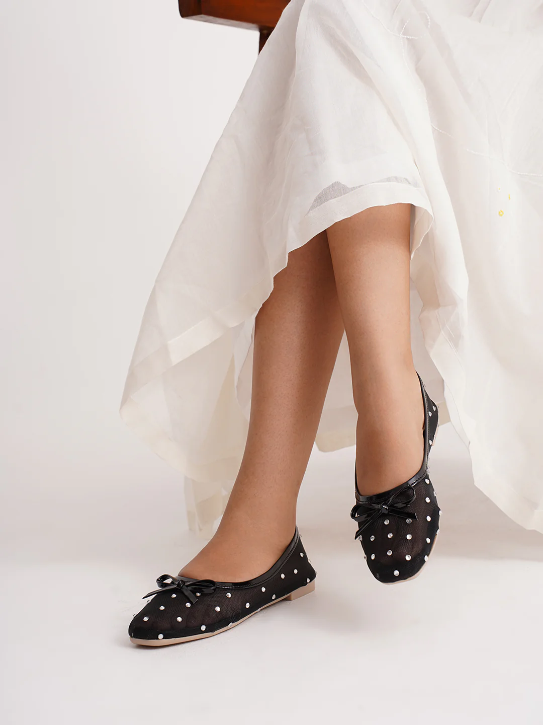 Mesh Dotted Ballet Flats with Bow Accent - Image 10
