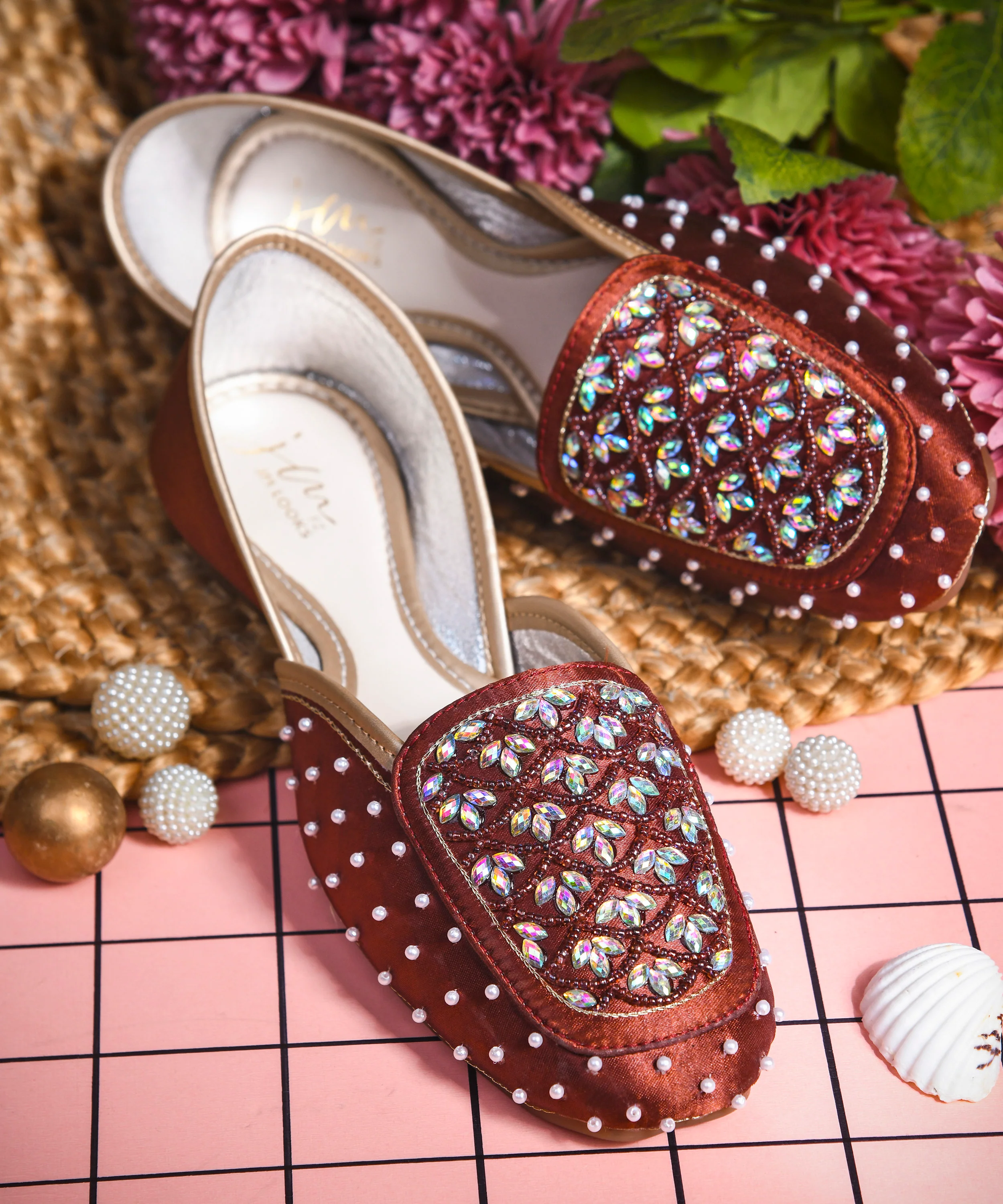Mirror and Pearl Embellished Ethnic Juttis