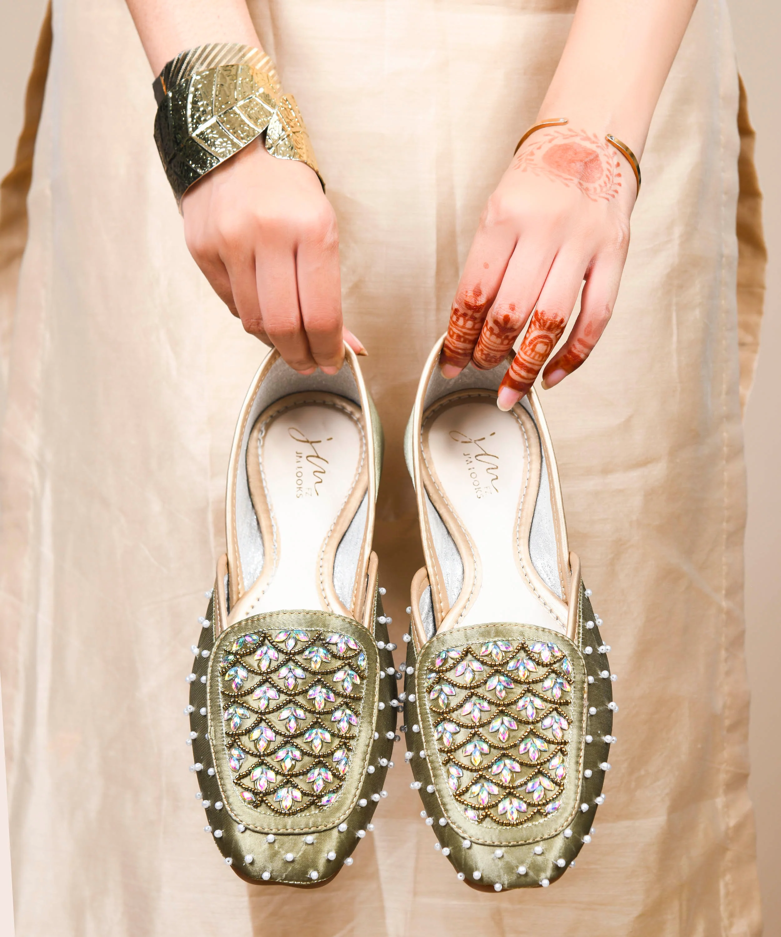 Mirror and Pearl Embellished Ethnic Juttis - Image 11