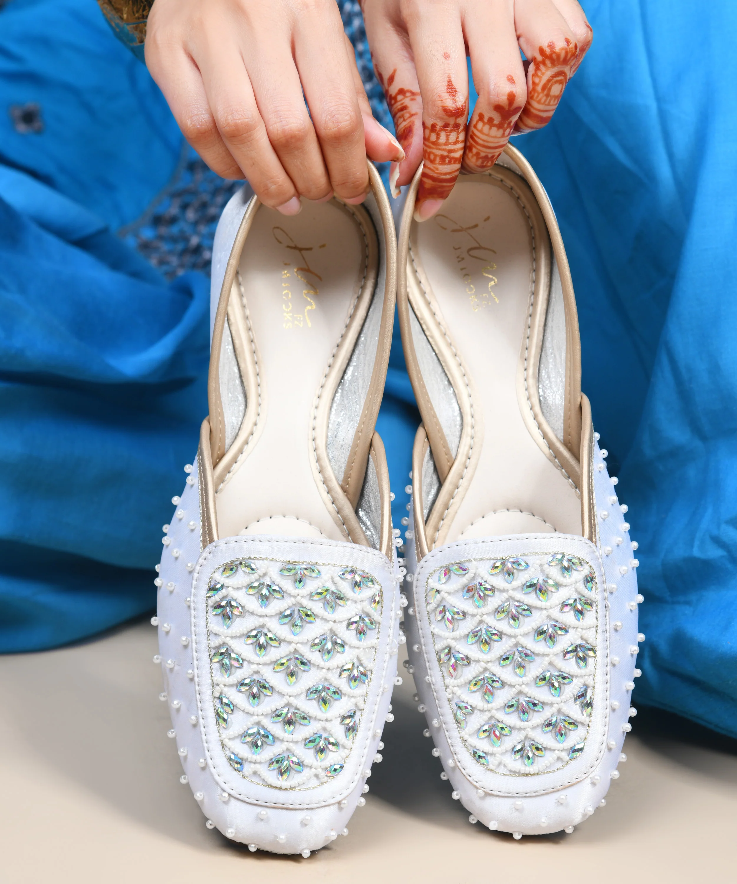 Mirror and Pearl Embellished Ethnic Juttis - Image 14