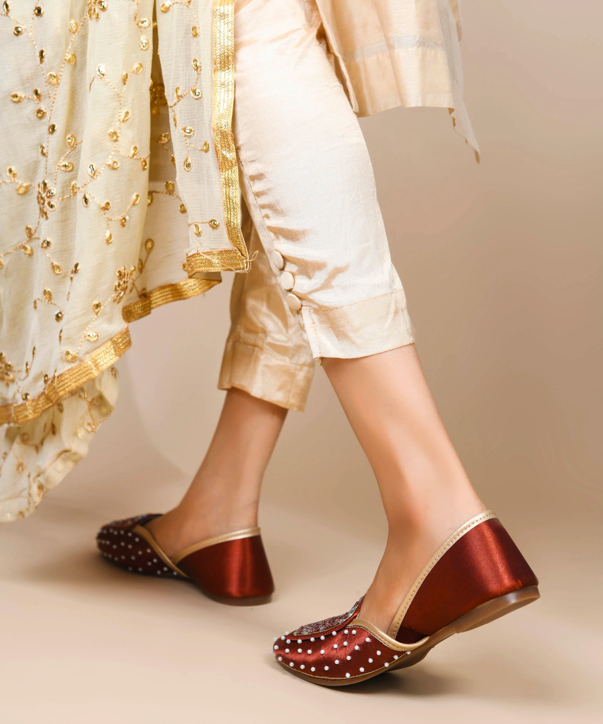 Mirror and Pearl Embellished Ethnic Juttis - Image 4