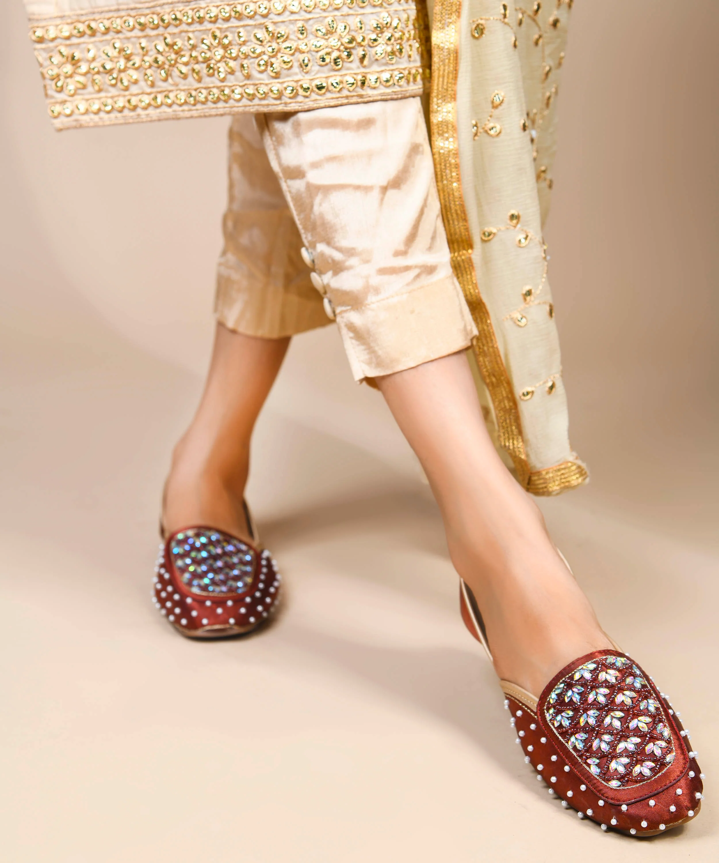 Mirror and Pearl Embellished Ethnic Juttis - Image 6