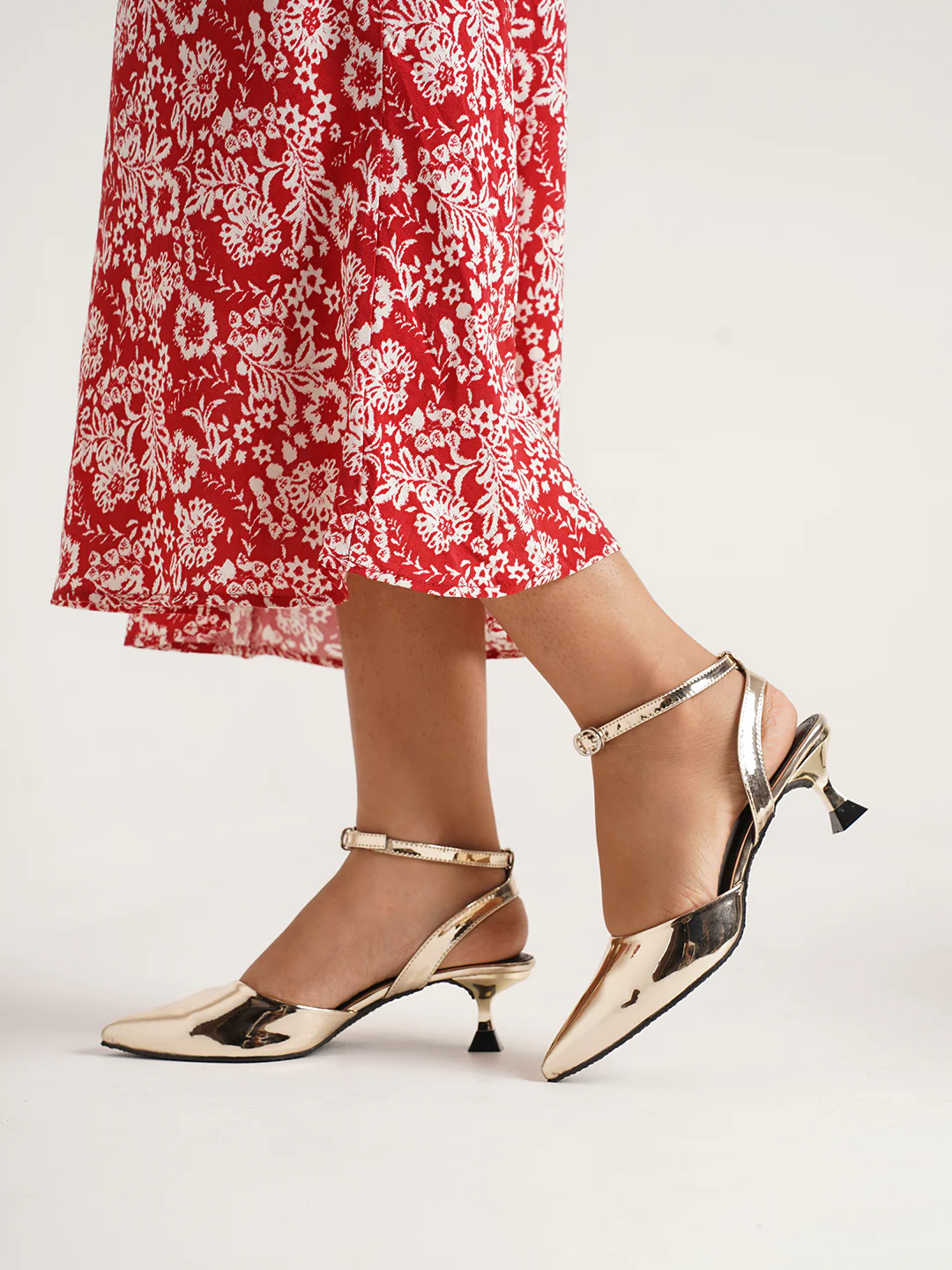 Mirror-Finish Pointed Slingback Heels - Image 5