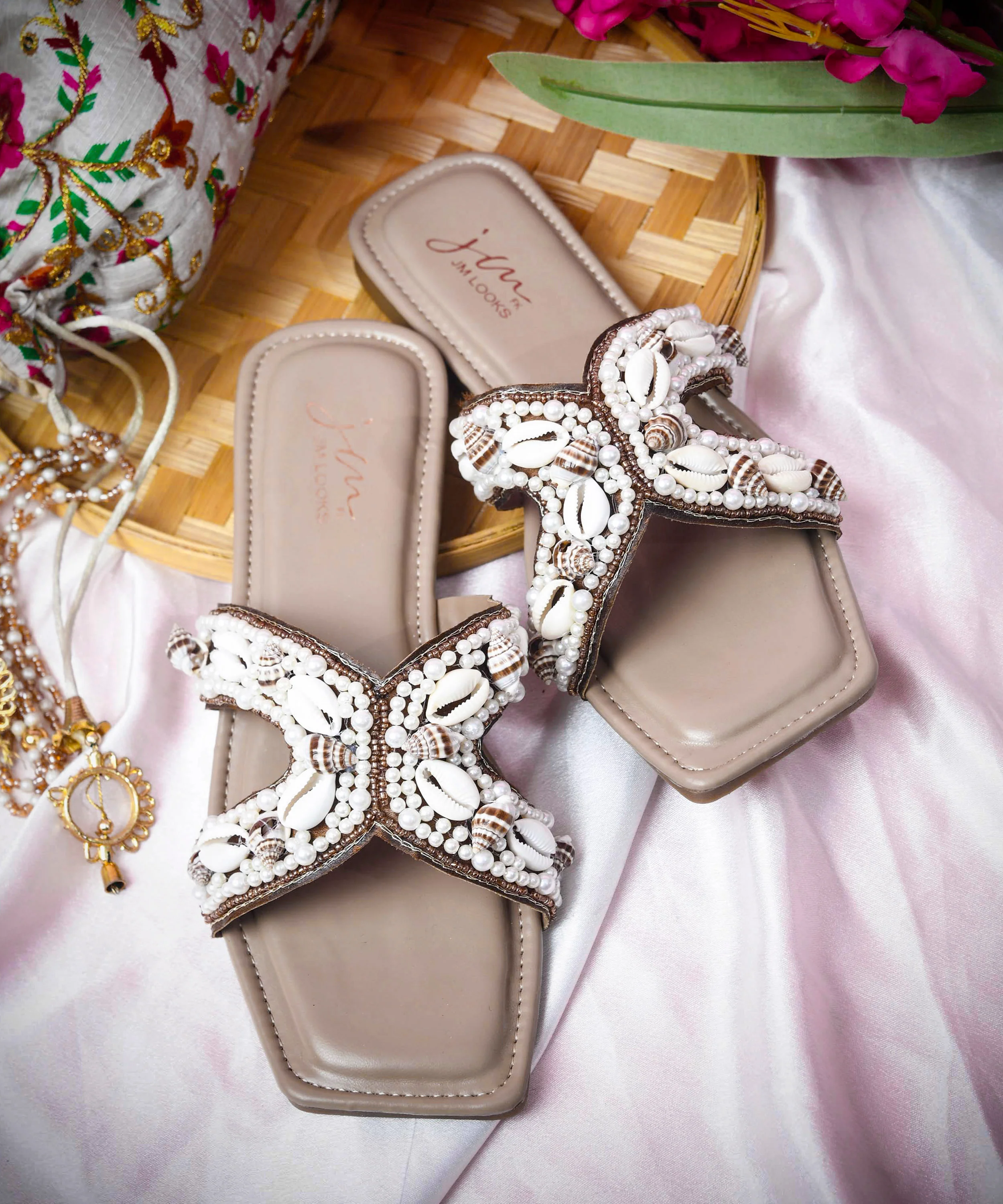 Open-Toe Flat Slippers with Decorative Cross Design - Image 7