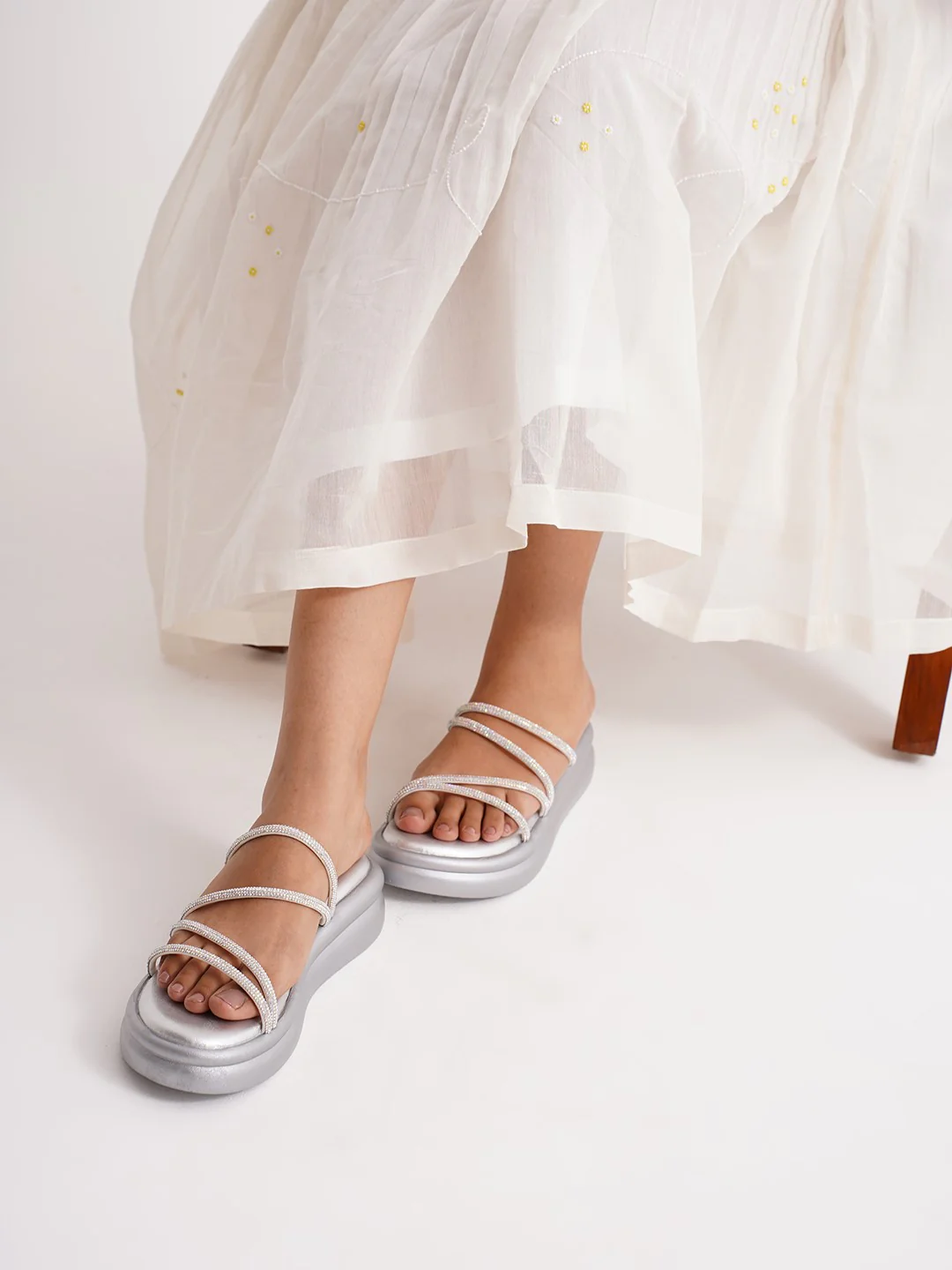 Padded Sole Strappy Slip-On Sandals for Women - Image 9