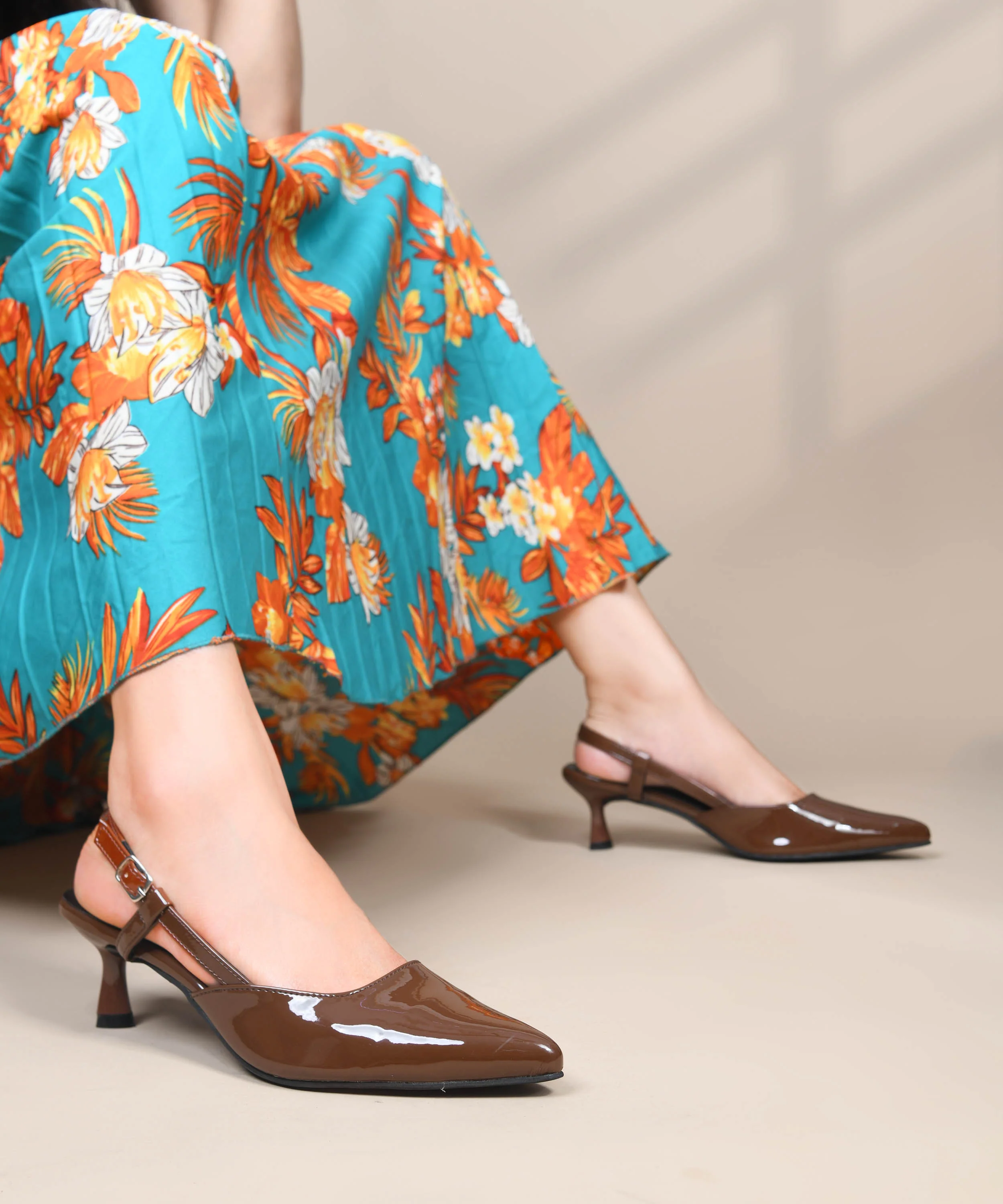 Patent Pointed-Toe Slingback Kitten Heels - Image 10