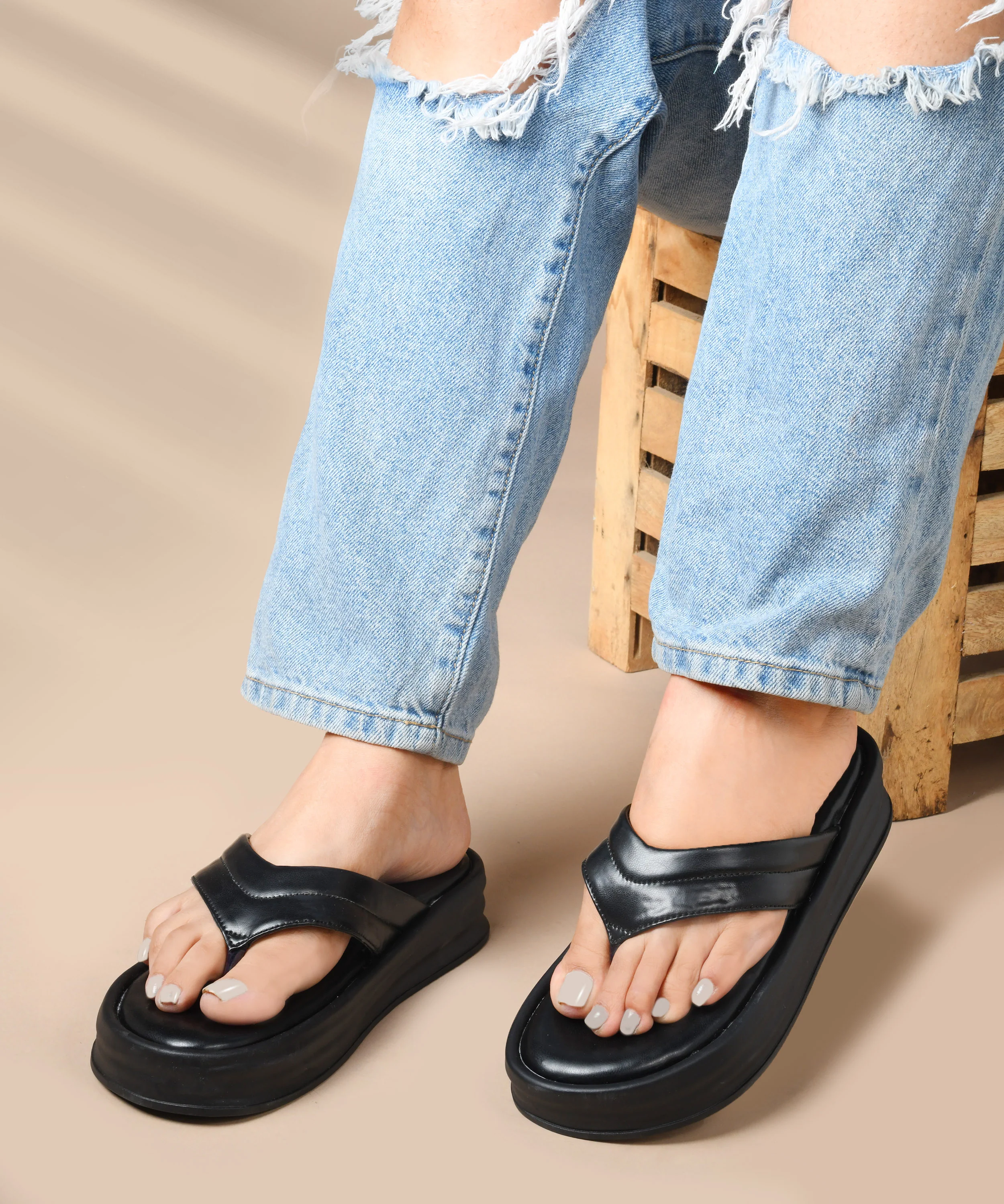 Platform Flip-Flop Sandals with Cushioned Straps - Image 10