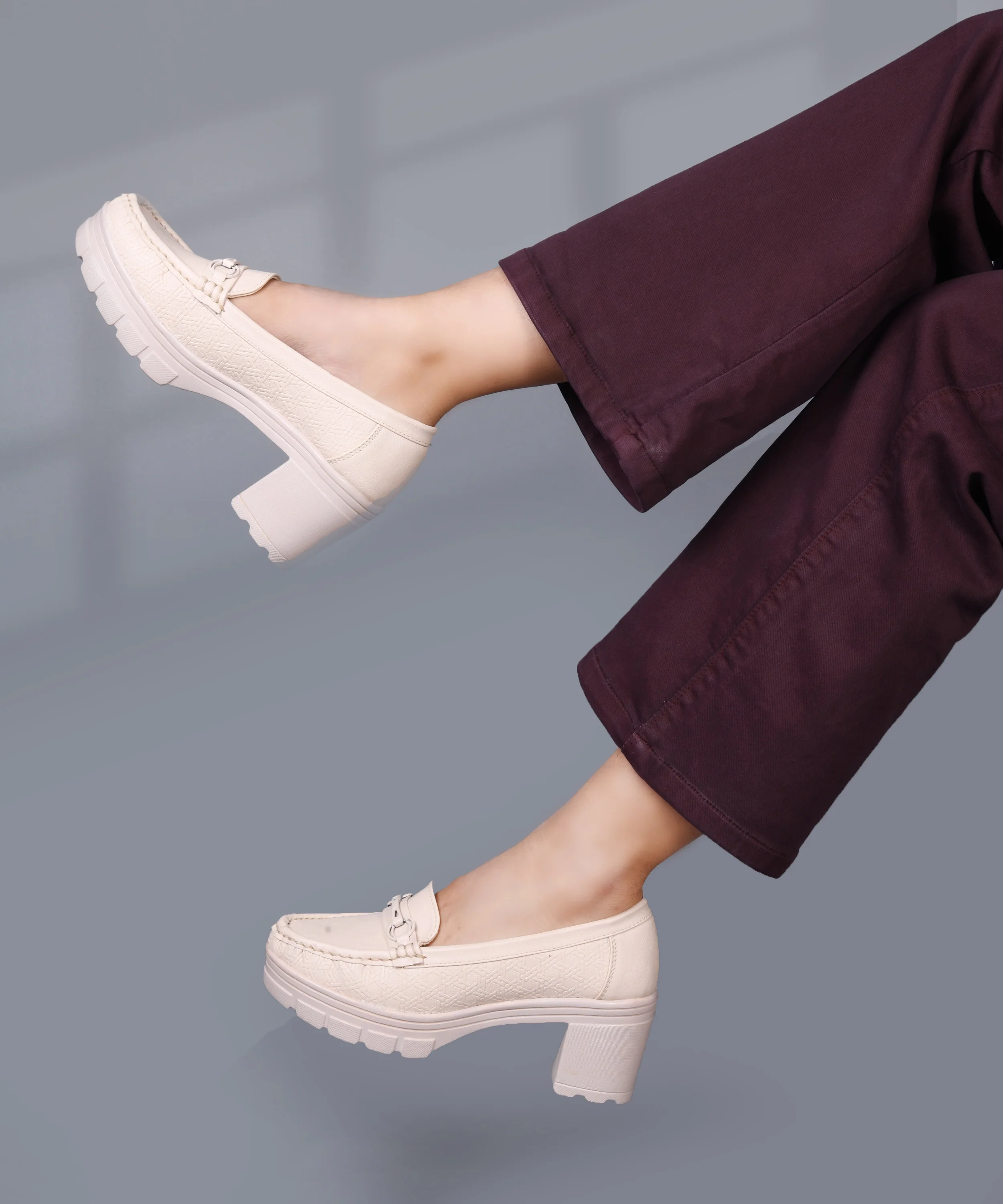 Platform Heel Loafers with Moc-Toe Design - Image 9