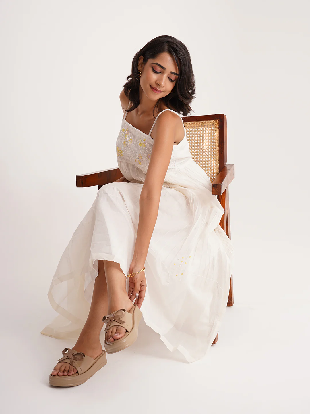 Platform Slides with Bow Accent and Cushioned Sole - Image 4