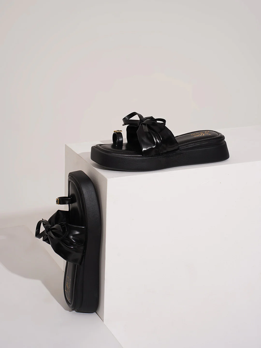 Platform Toe-Ring Slides with Bow Accent - Image 11