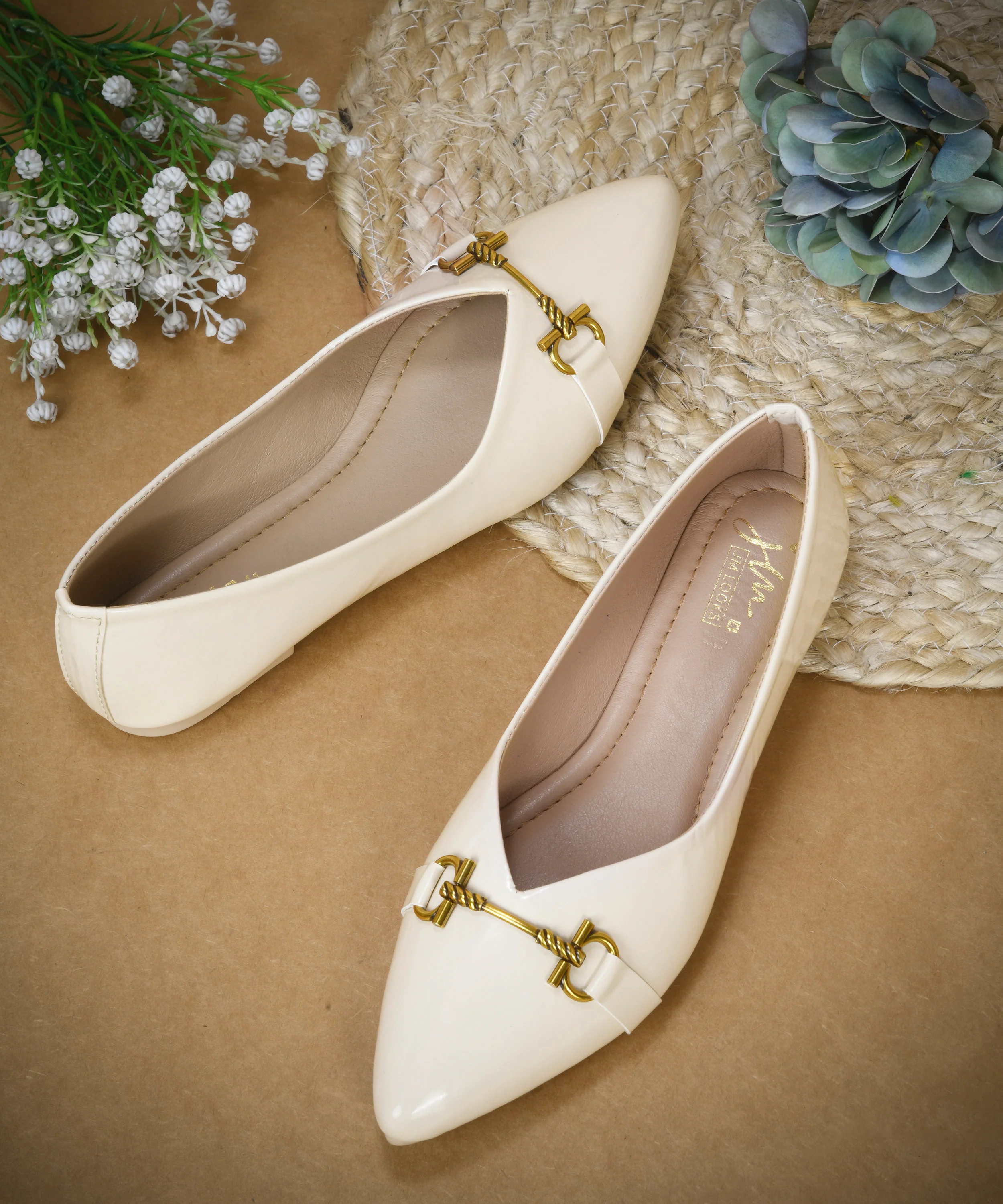 Pointed-Toe Loafers with Glossy Finish & Metal Chain Detail - Image 13