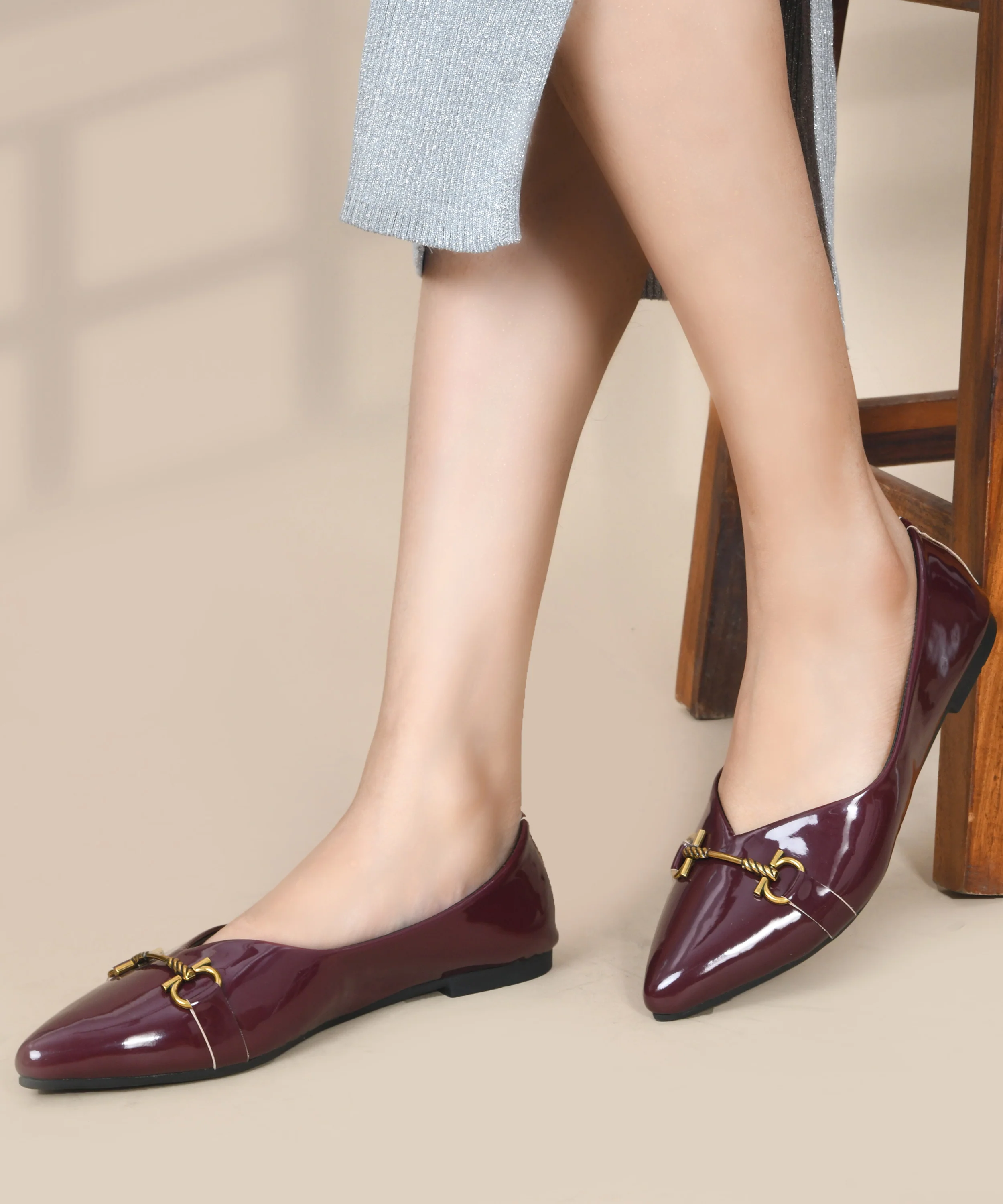 Pointed-Toe Loafers with Glossy Finish & Metal Chain Detail - Image 8