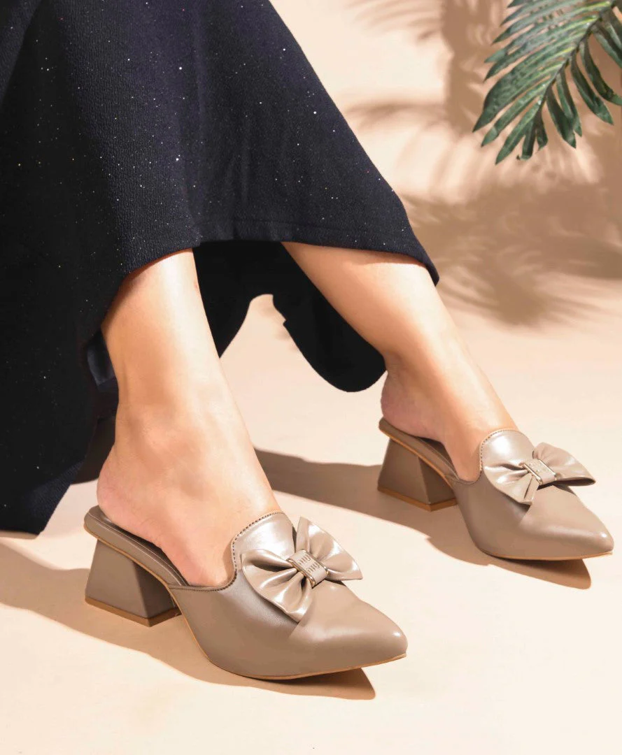 JM Looks Women's Bow Pointed Toe Block Heel Mules - Image 3