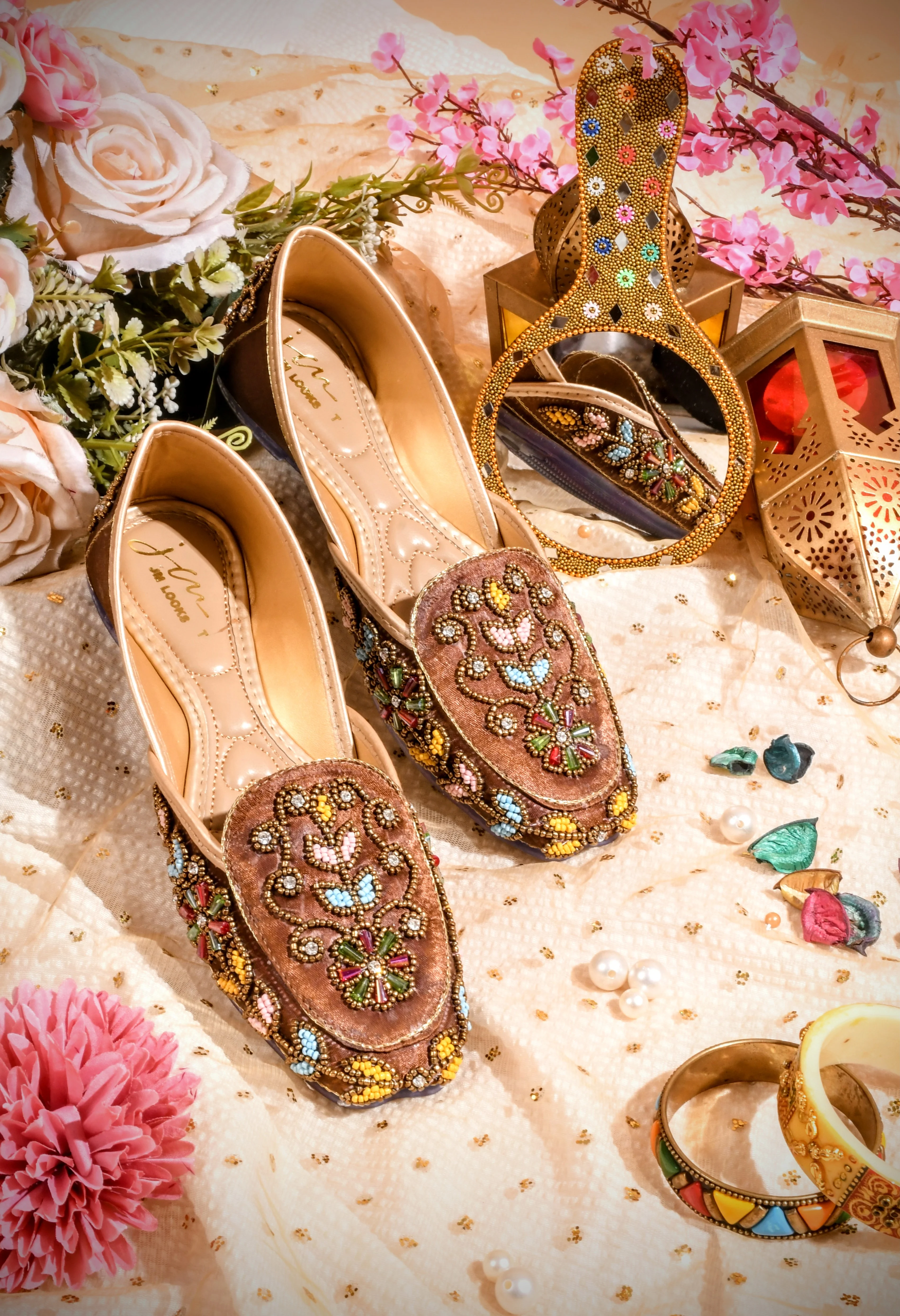 Pretty Embroidered Jutti