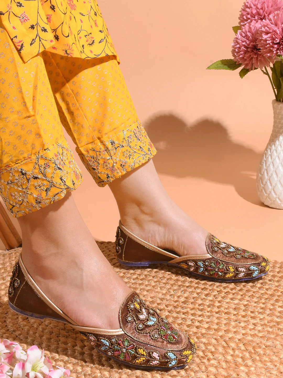 Pretty Embroidered Jutti - Image 4