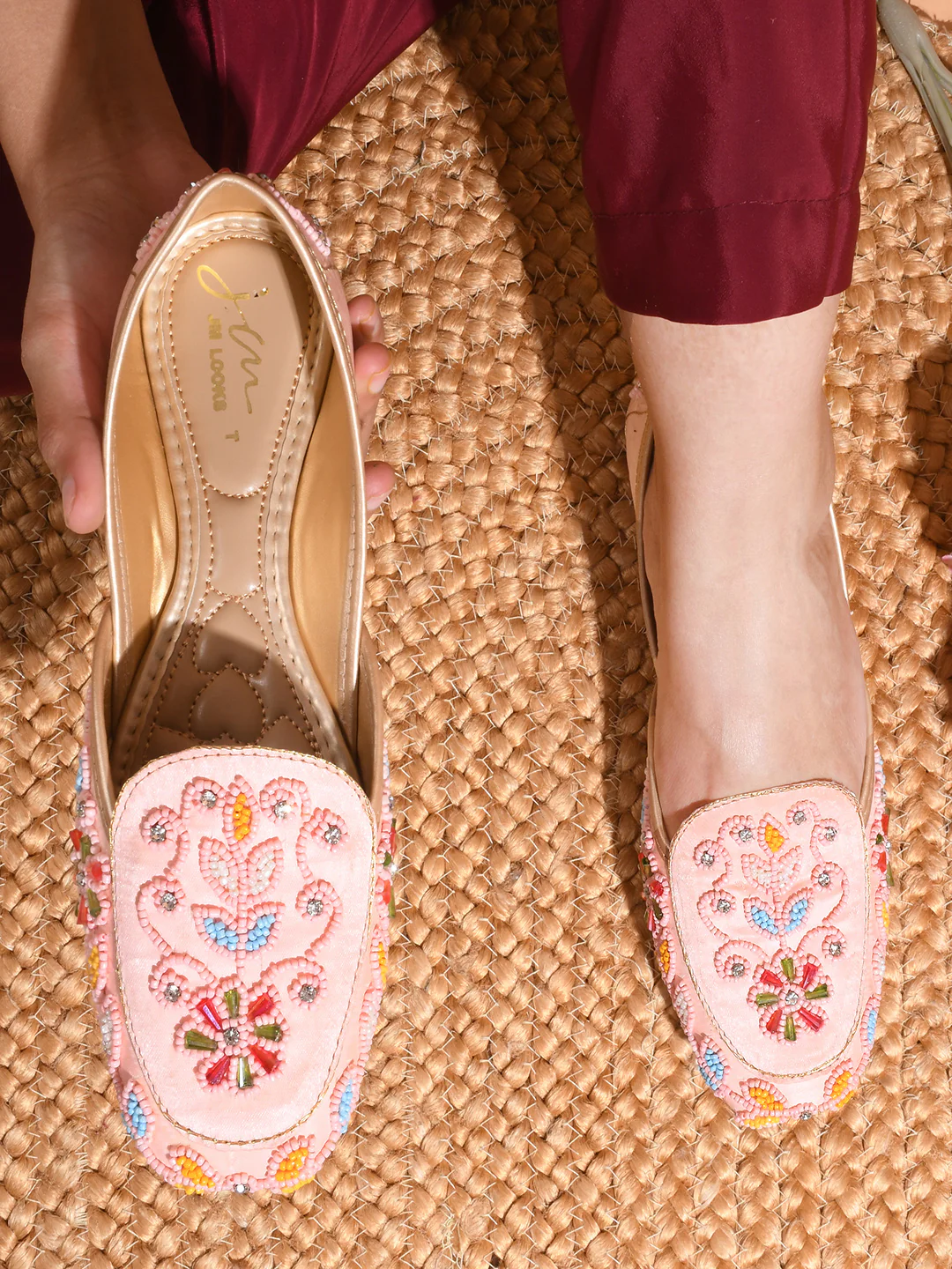 Pretty Embroidered Jutti - Image 7