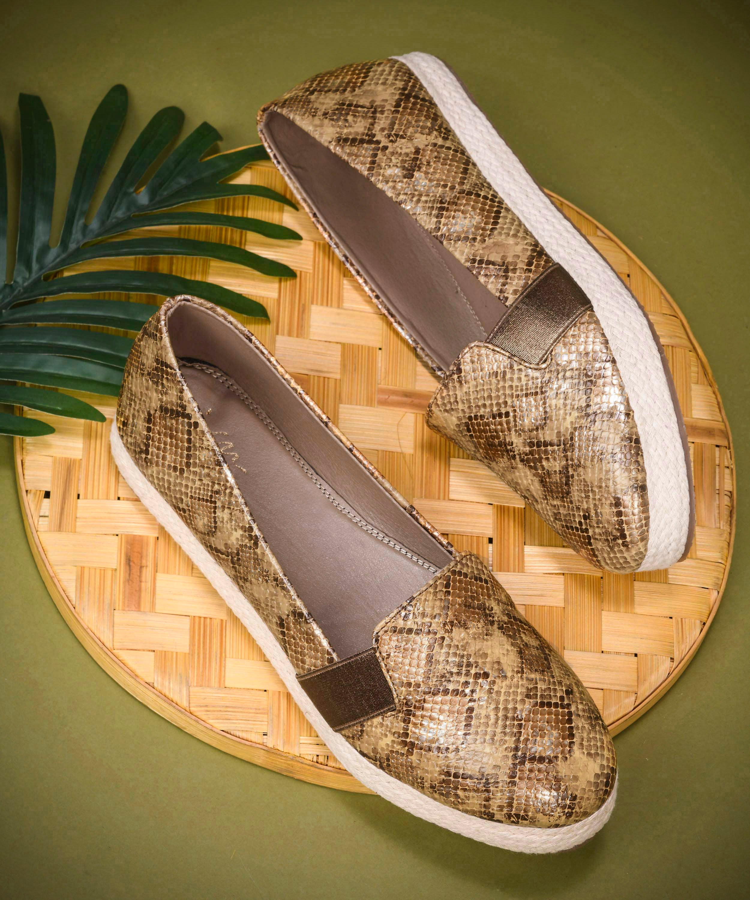 Printed Slip-On Casual Shoes - Image 10