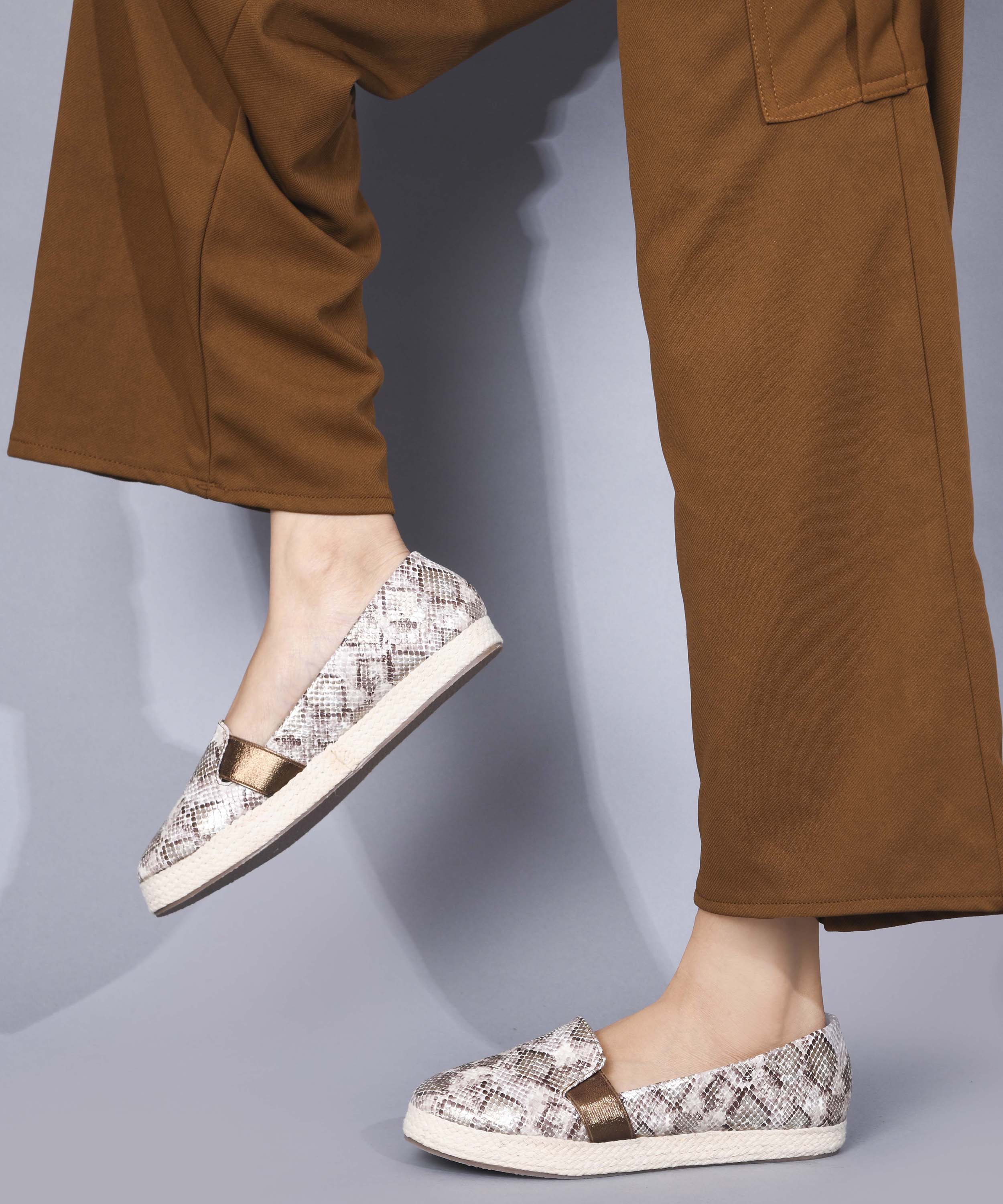 Printed Slip-On Casual Shoes - Image 4