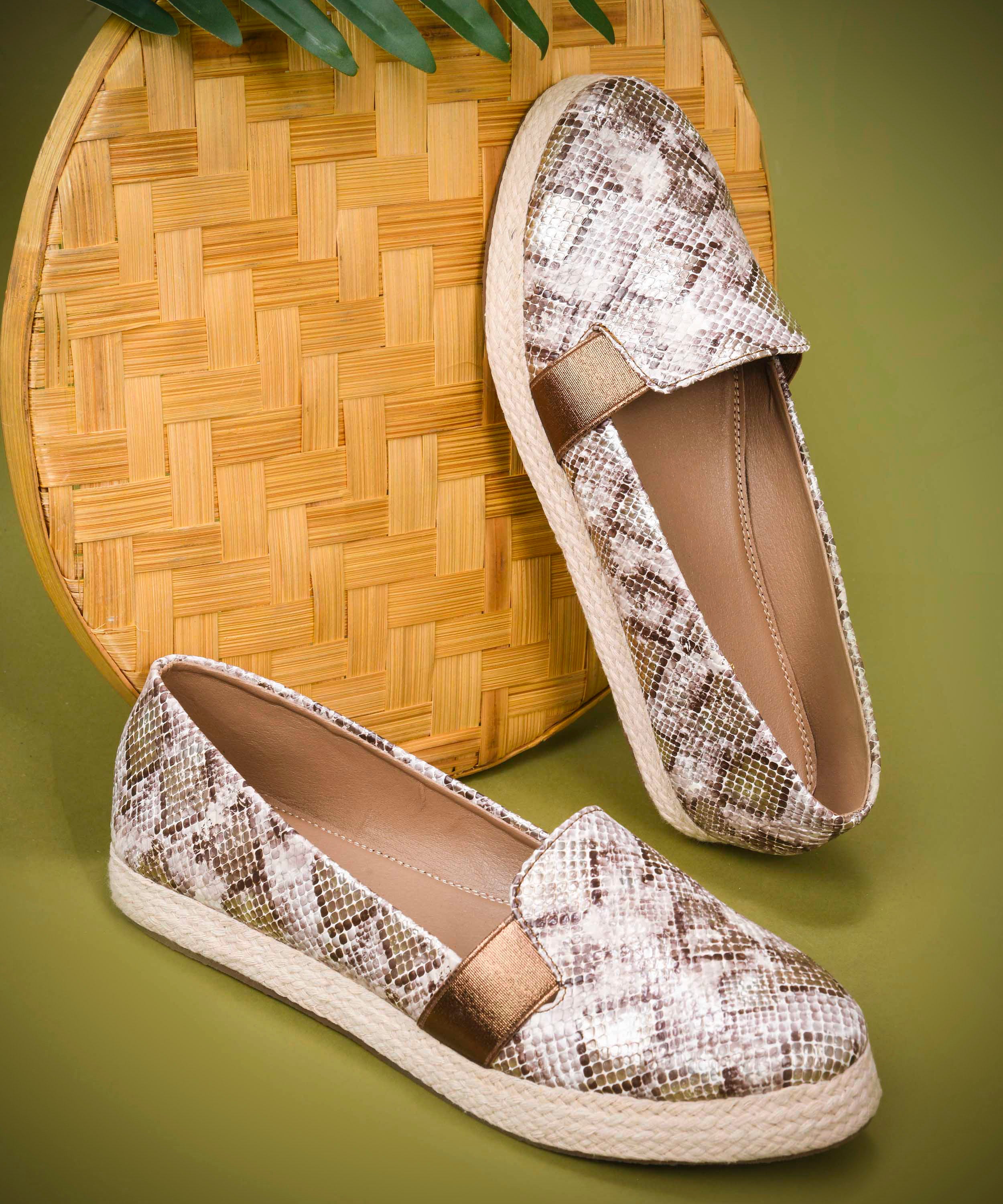 Printed Slip-On Casual Shoes - Image 5