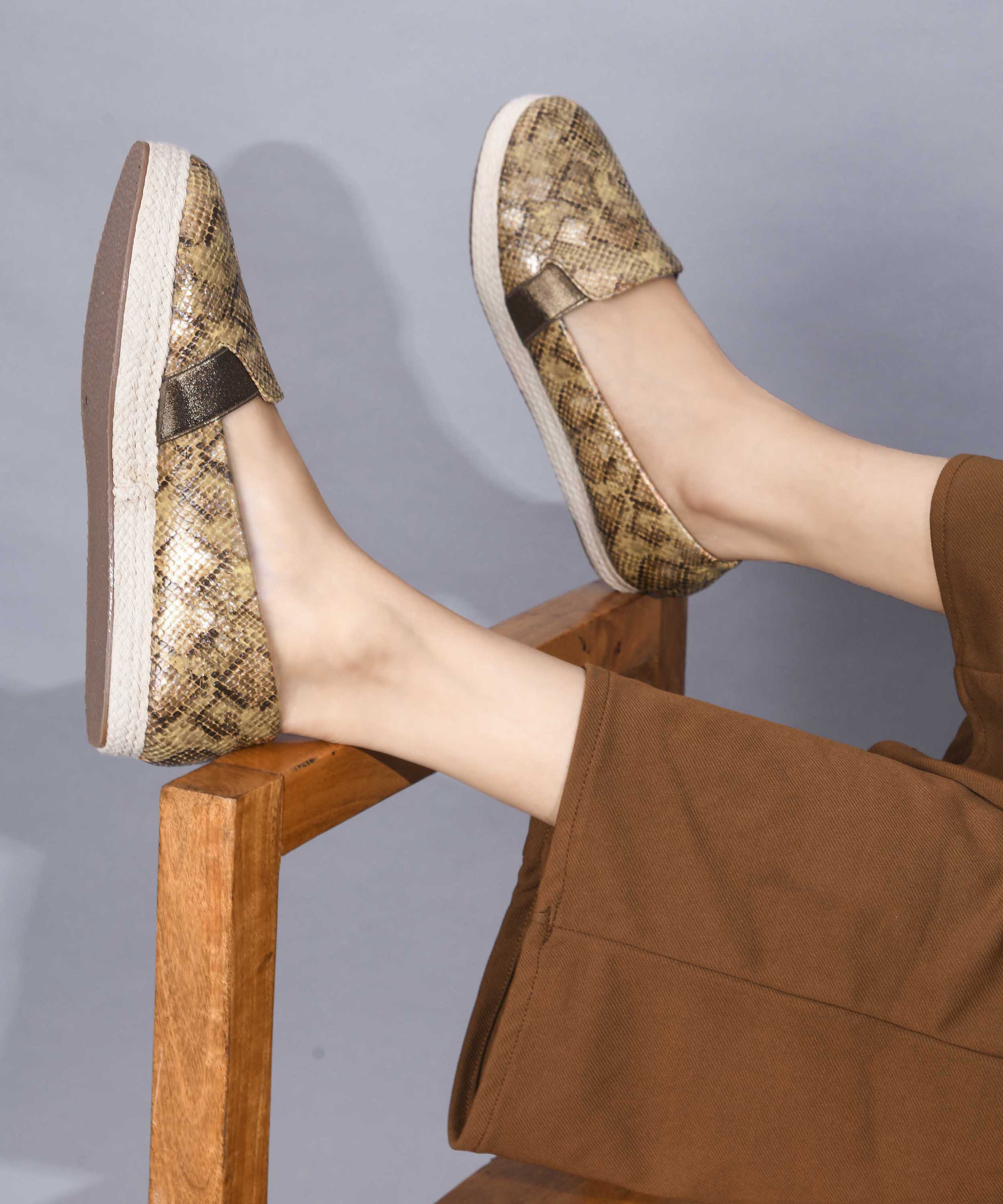 Printed Slip-On Casual Shoes - Image 9