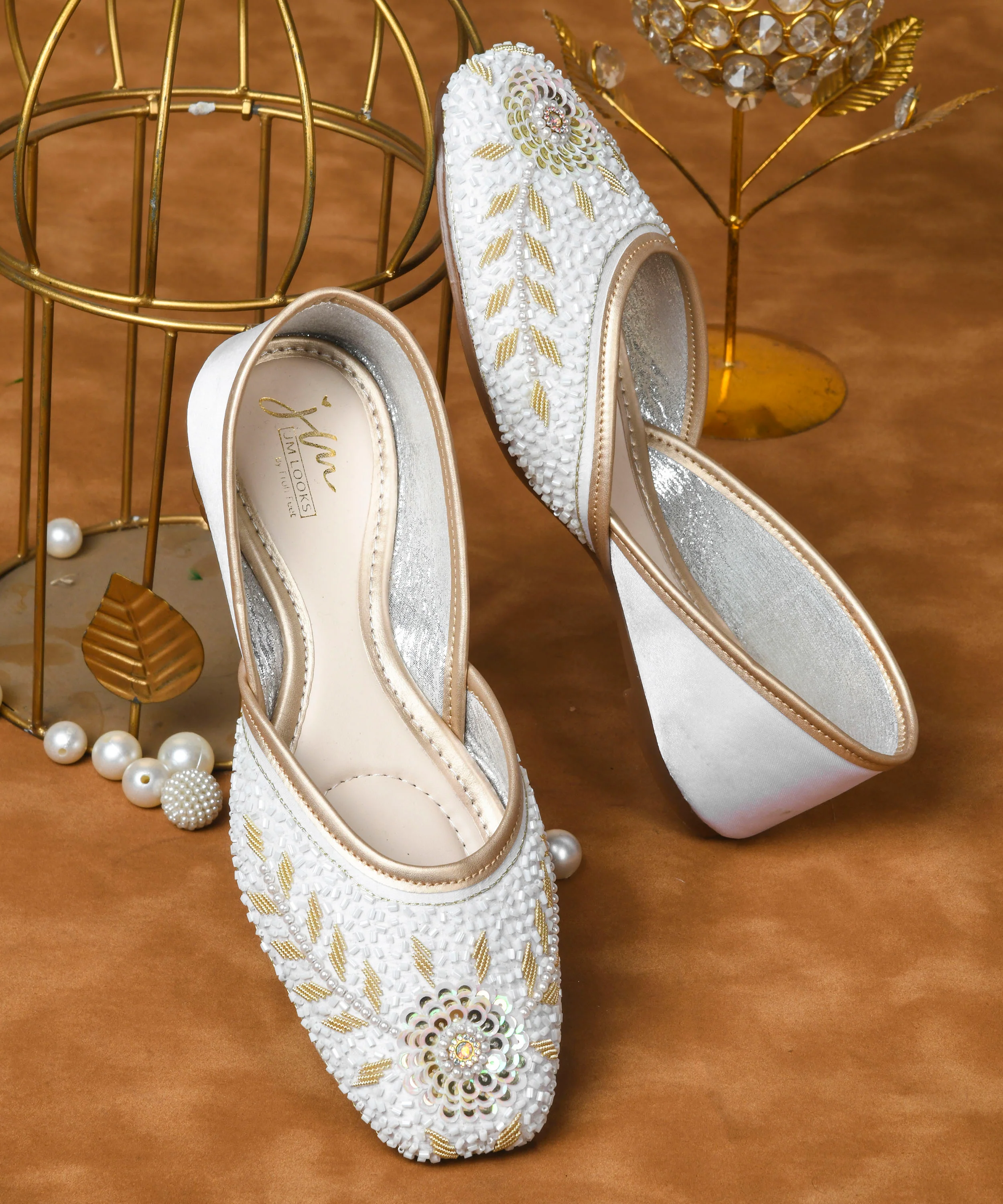 Regal Handcrafted Embroidered Juttis - Image 7