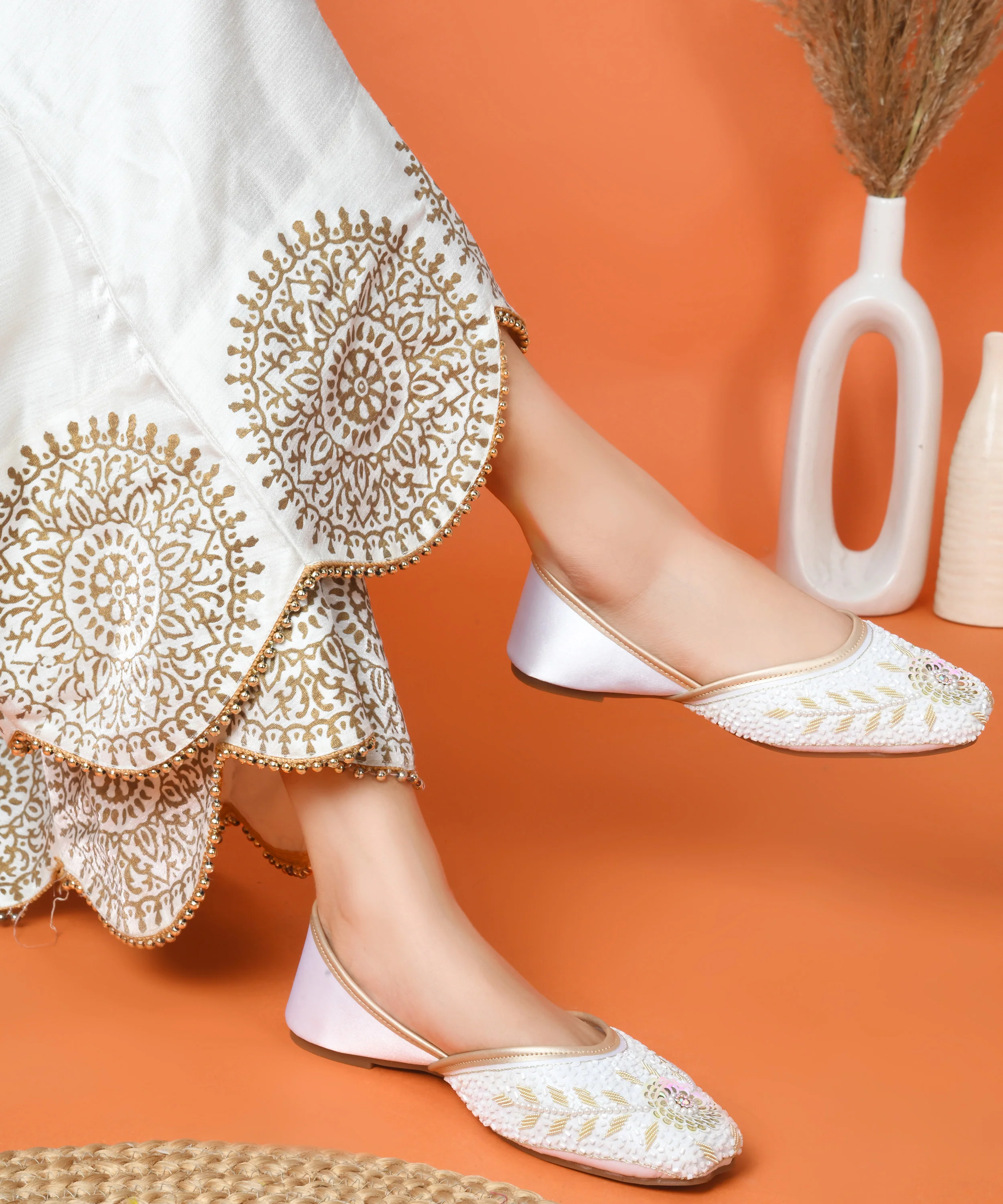 Regal Handcrafted Embroidered Juttis - Image 9