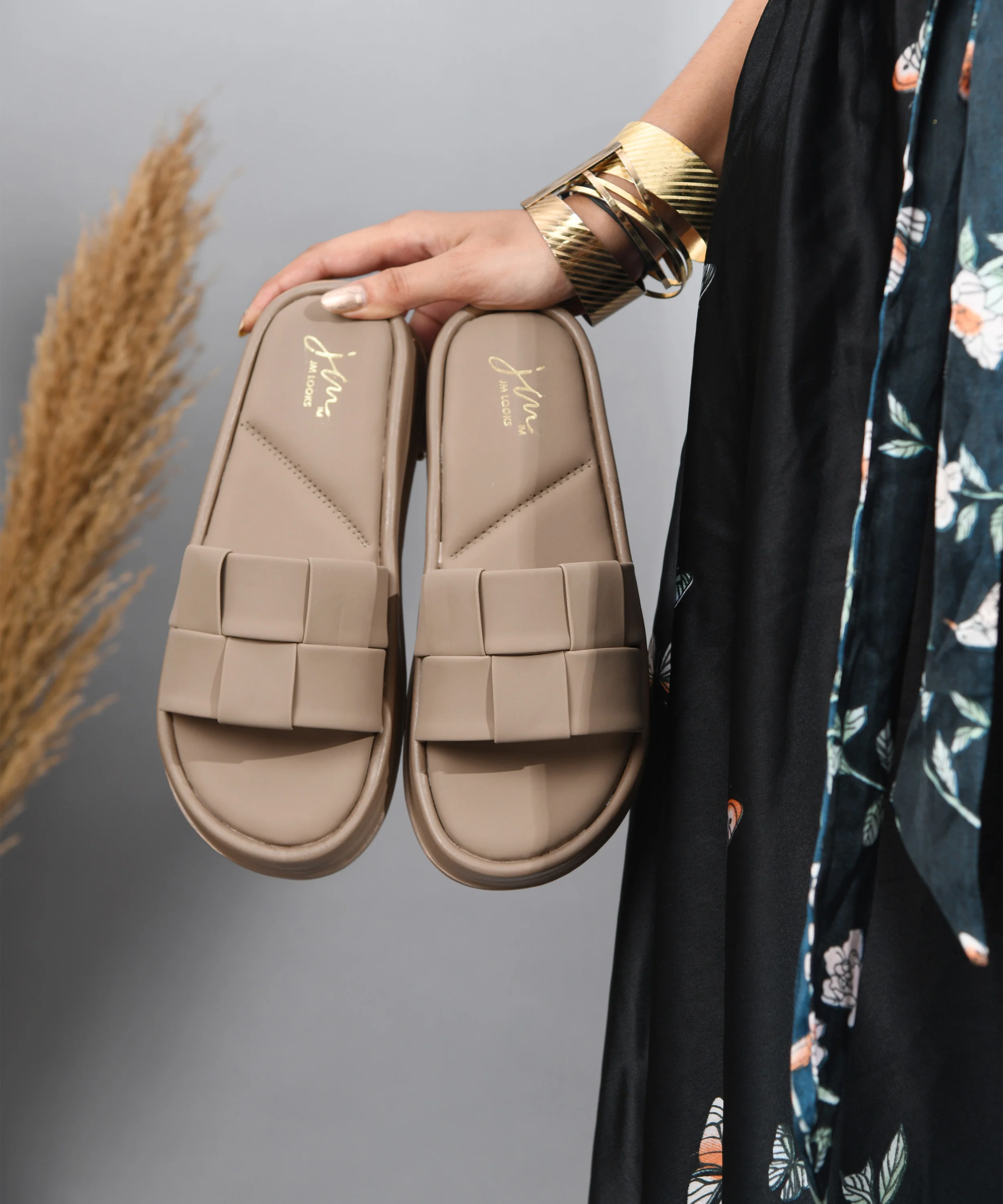 Slide Sandals with Double Strap Detail - Image 10