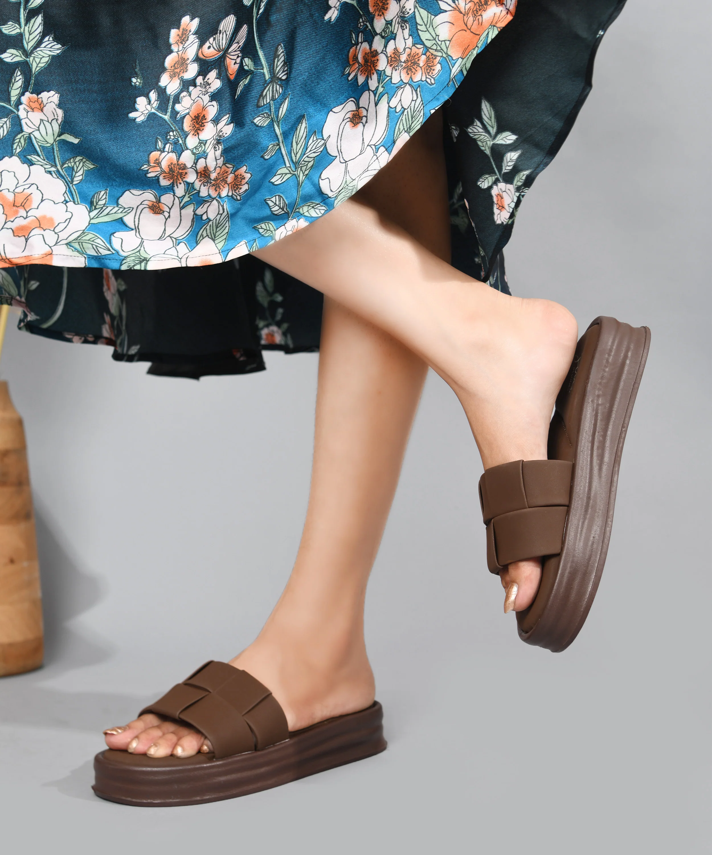 Slide Sandals with Double Strap Detail - Image 15
