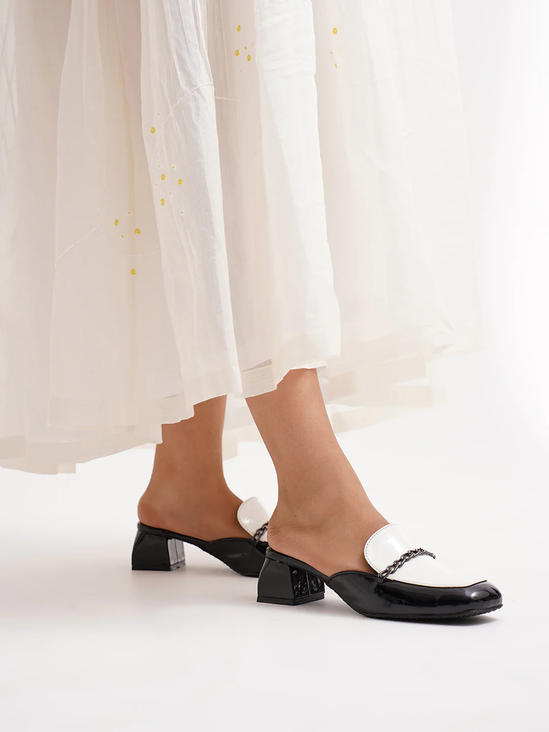 Slip-On Loafers with Chunky Heel and Chain Accent - Image 10