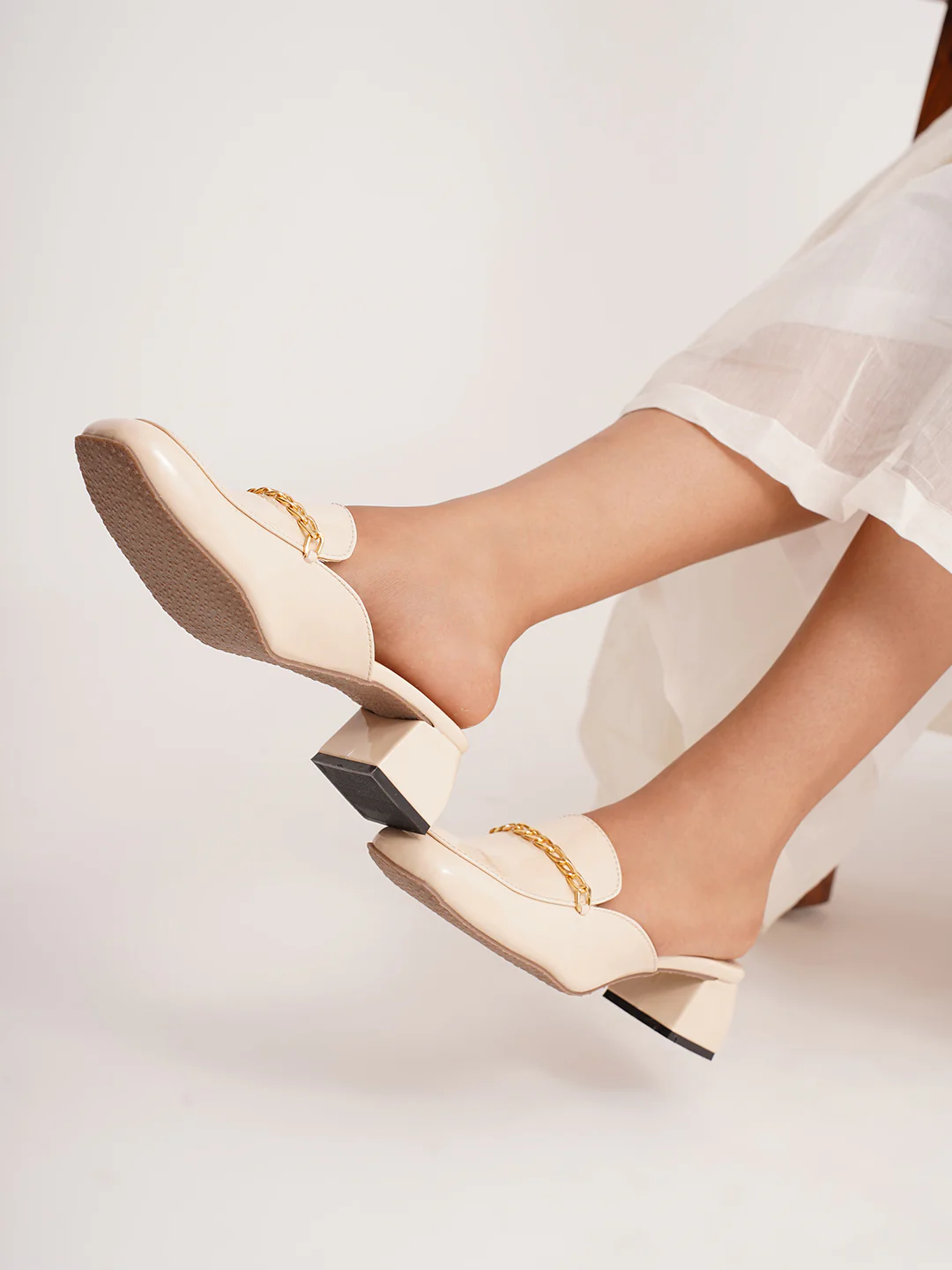 Slip-On Loafers with Chunky Heel and Chain Accent - Image 17