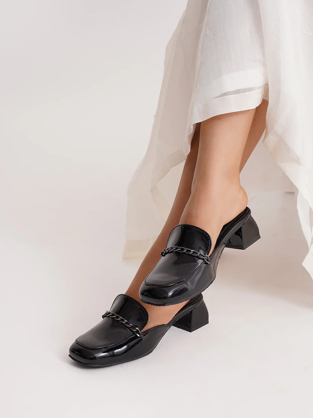 Slip-On Loafers with Chunky Heel and Chain Accent - Image 2