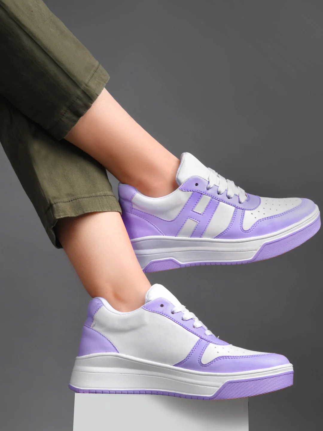 Sneakers with Bold Design & Elevated Sole - Image 15