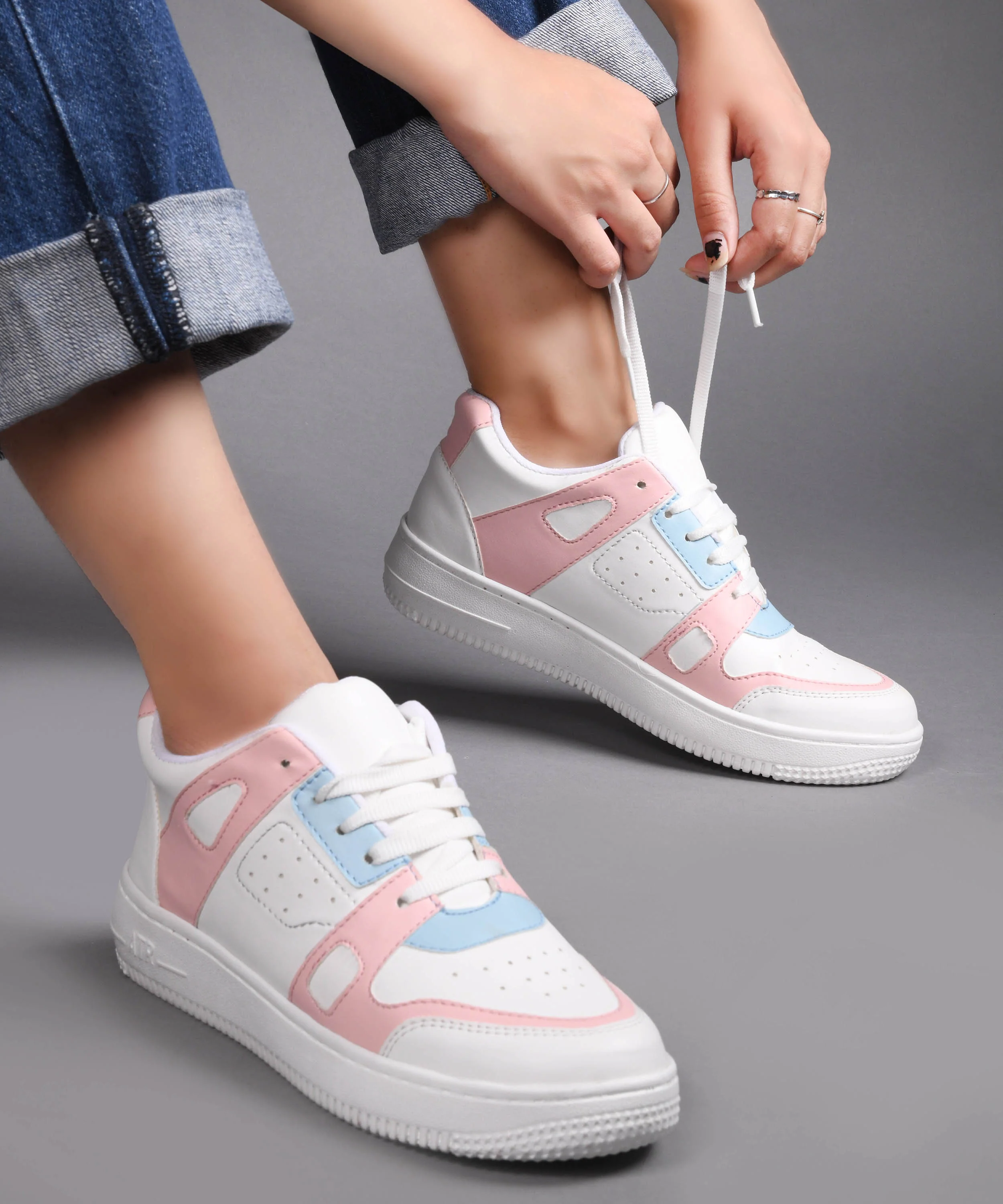 Sneakers with Dual-Tone Pastel Panels & Cushioned Sole - Image 9