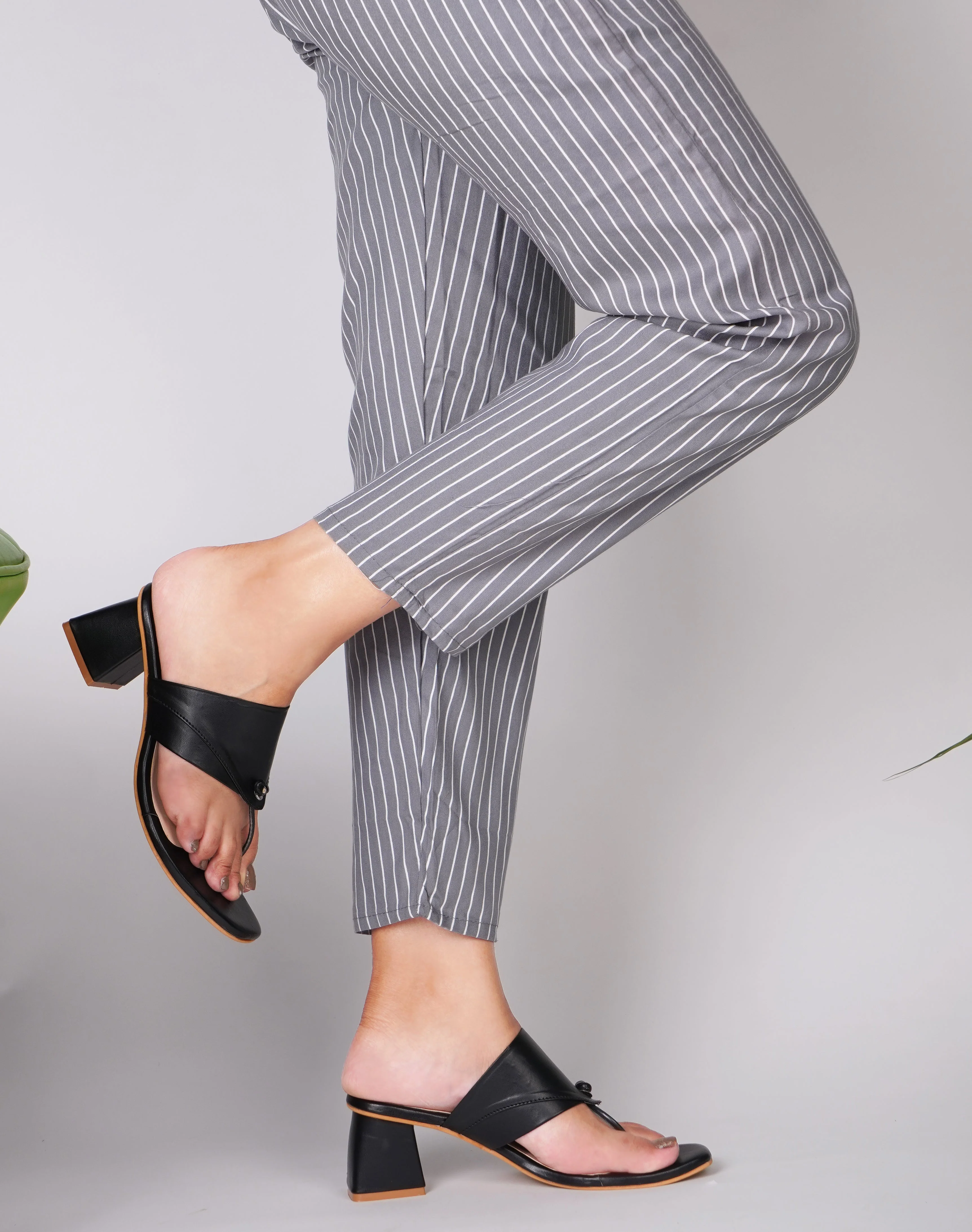 Jm Looks Minimal Toe-Loop Block Heel Sandals for Women - Image 4