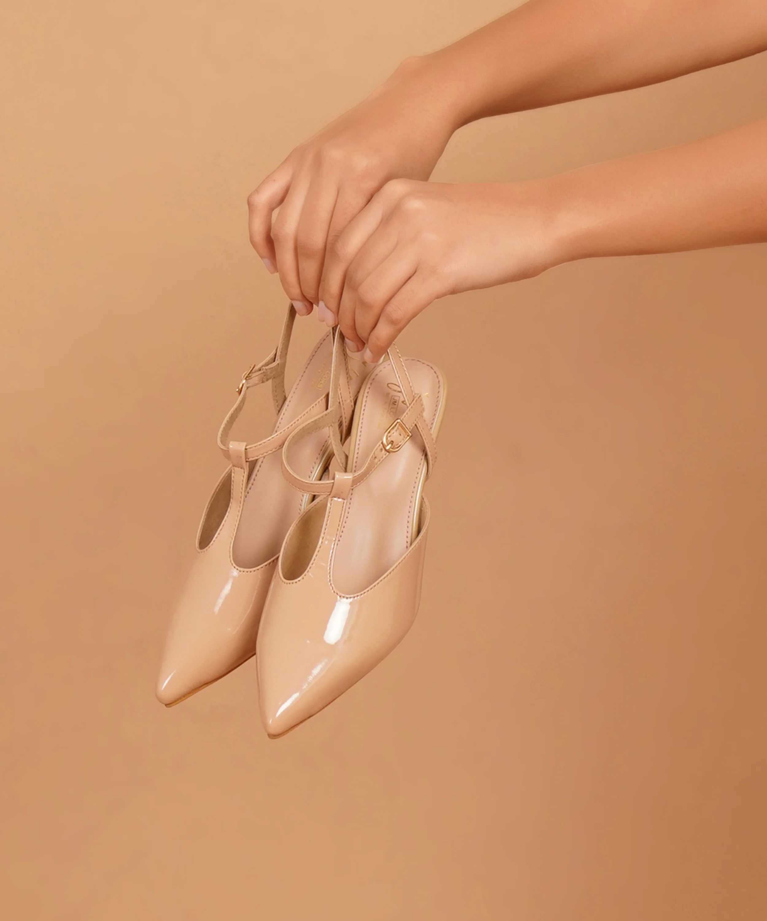 Stylish Pointed-Toe Slingback Heels - Image 2