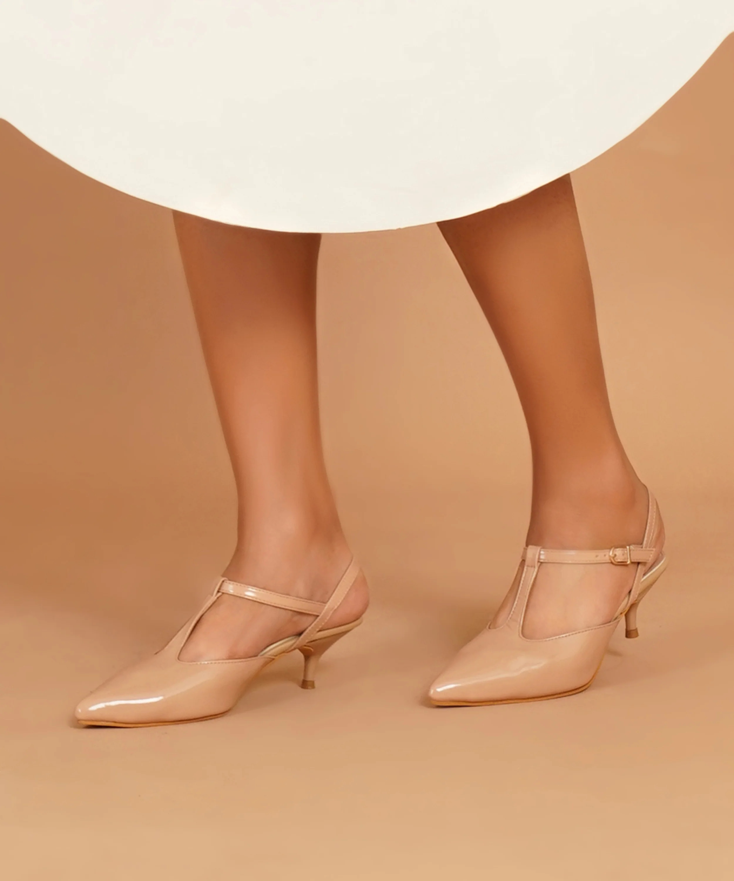 Stylish Pointed-Toe Slingback Heels - Image 3