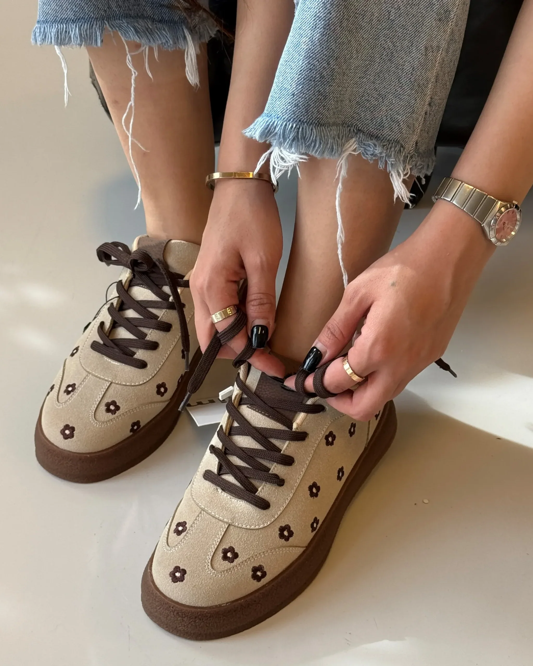 Suede Flower Printed Low-Top Sneakers