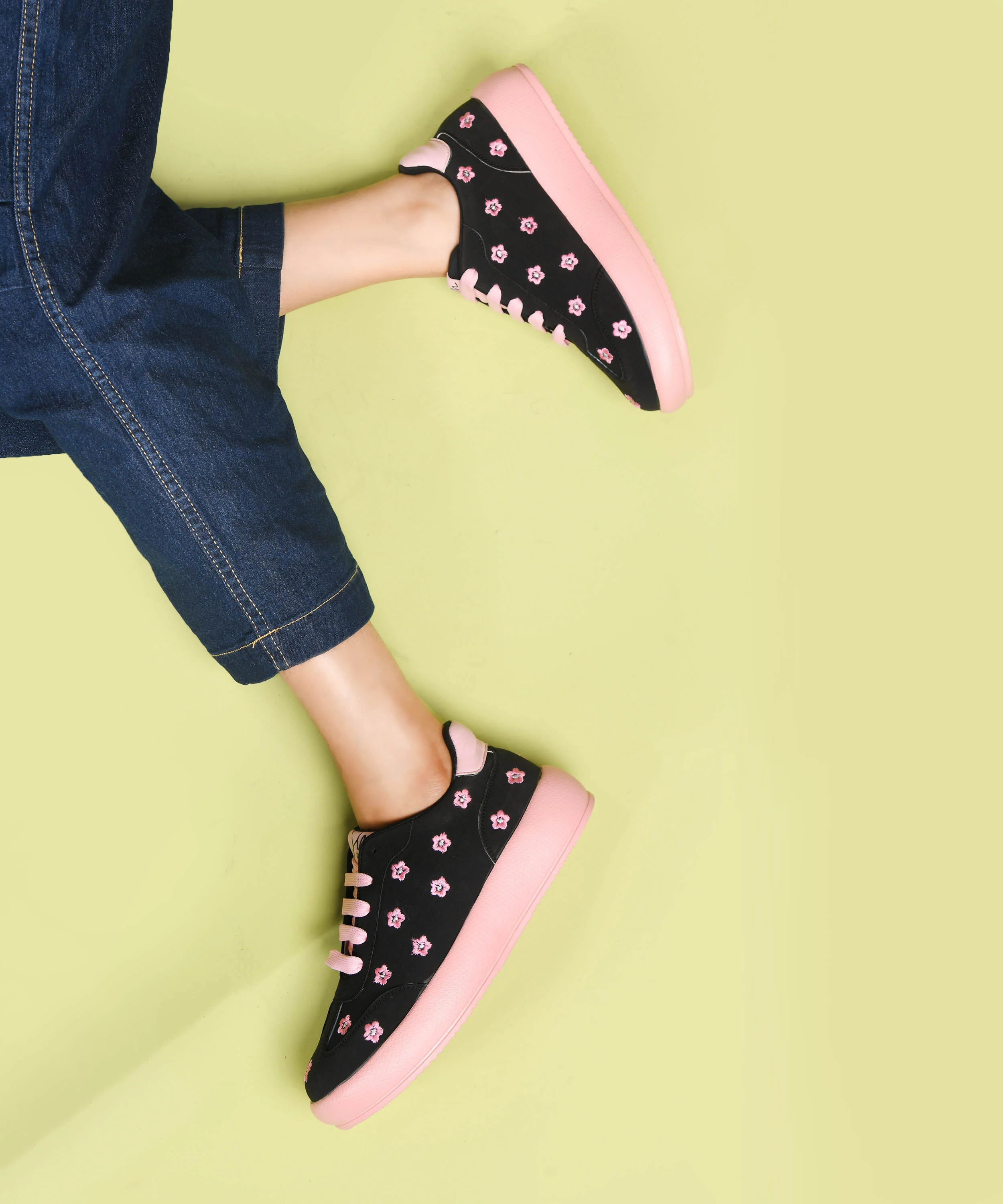 Suede Flower Printed Low-Top Sneakers - Image 8