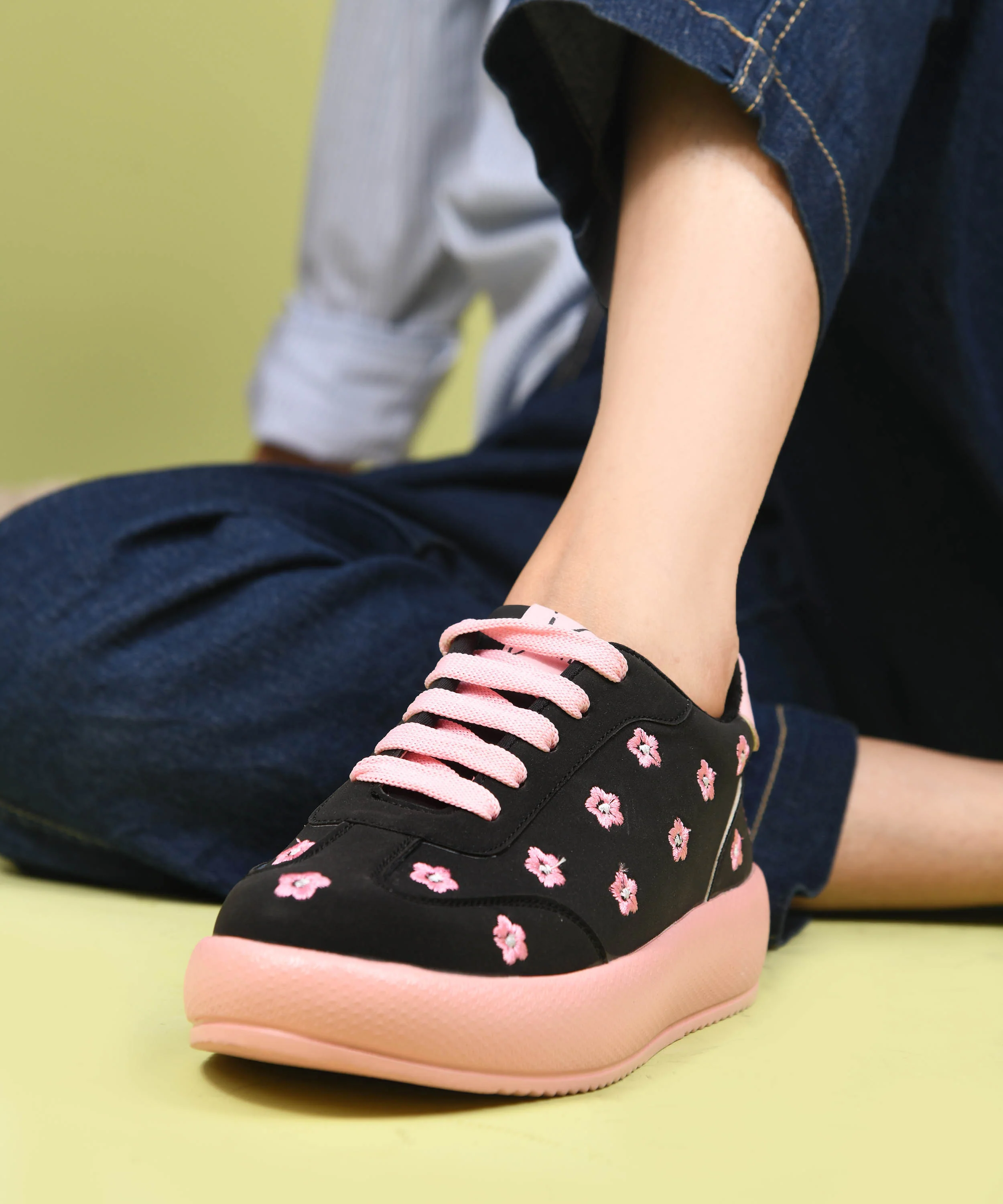 Suede Flower Printed Low-Top Sneakers - Image 9