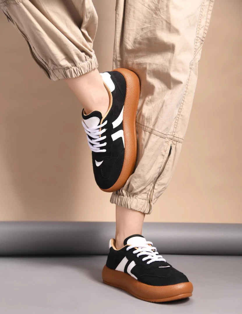 Suede lace up sneakers with cushioned sole - Image 21