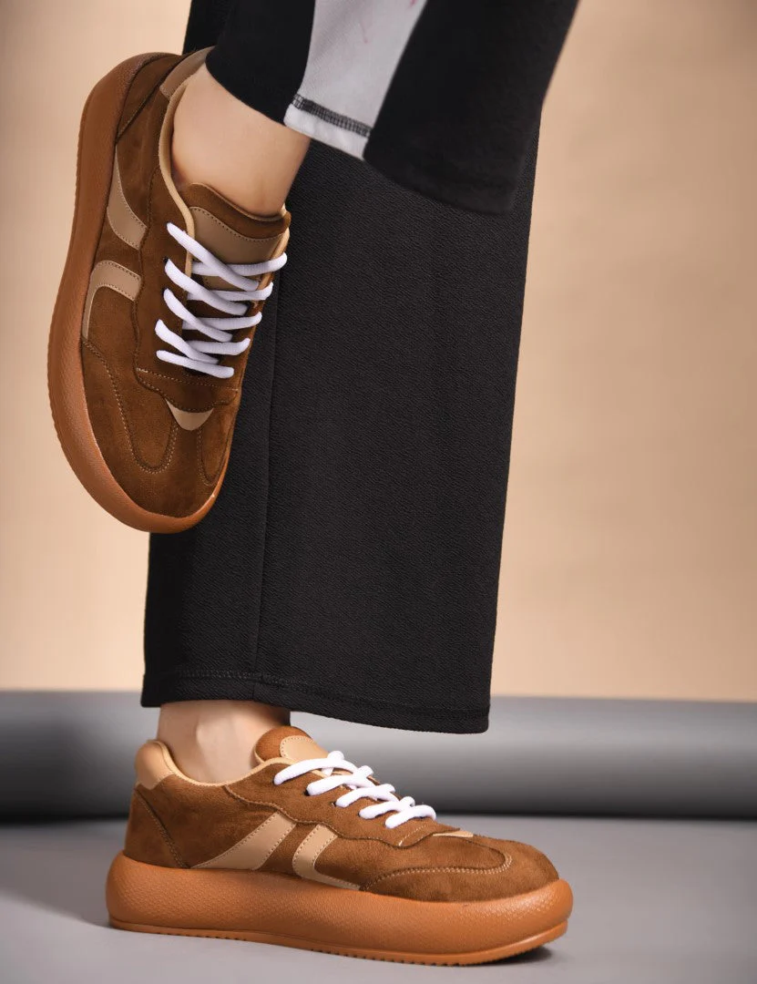 Suede lace up sneakers with cushioned sole - Image 11