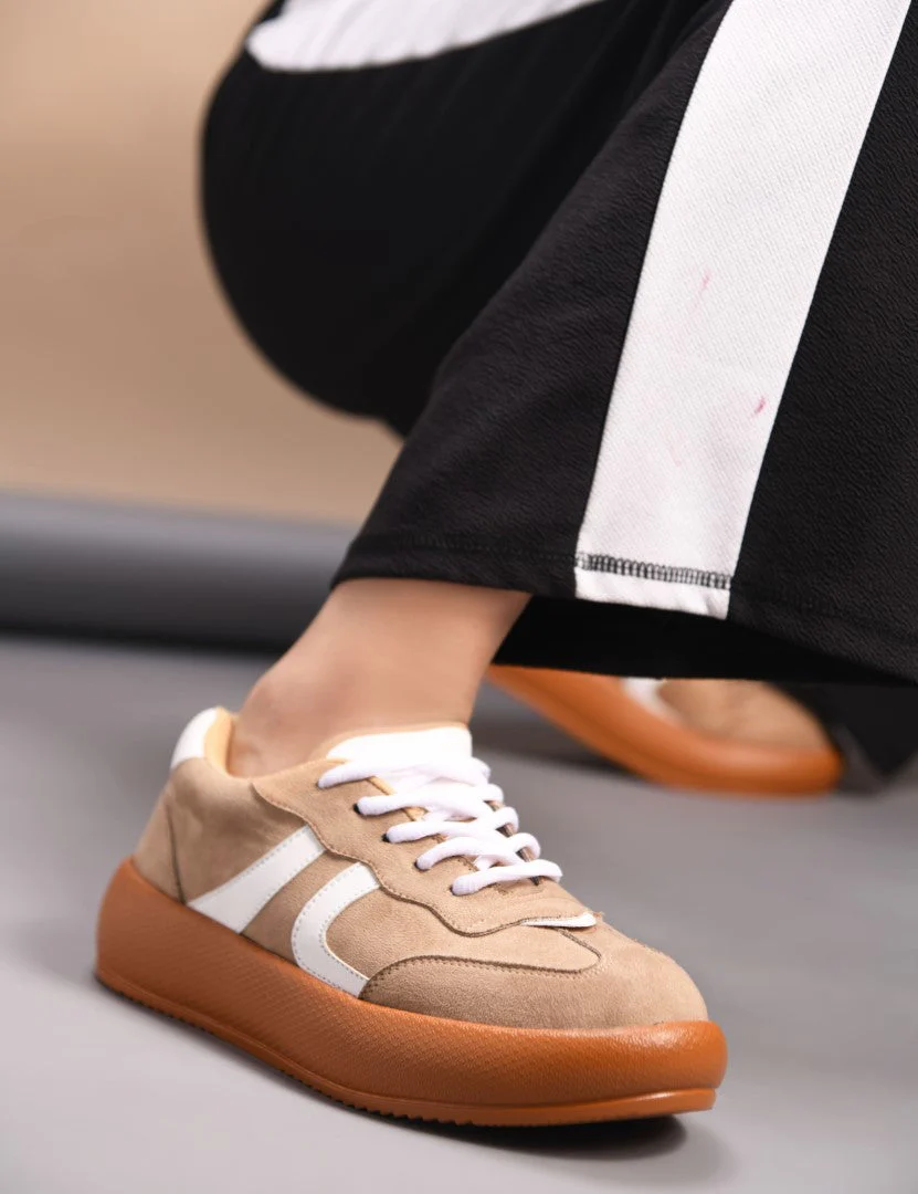 Suede lace up sneakers with cushioned sole - Image 16