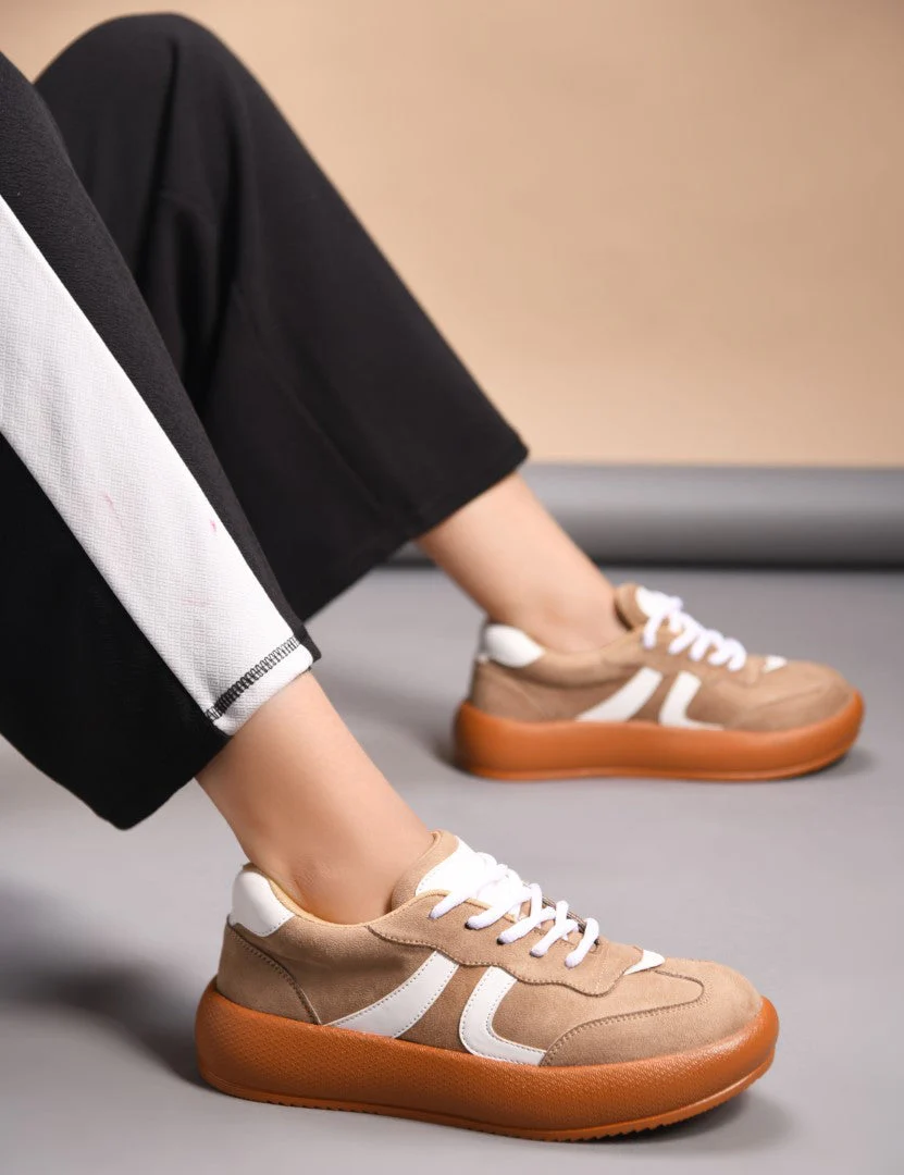 Suede lace up sneakers with cushioned sole - Image 16