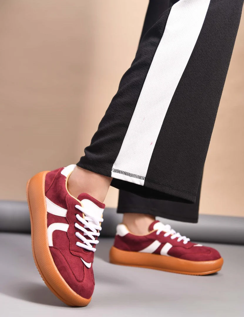 Suede lace up sneakers with cushioned sole - Image 7