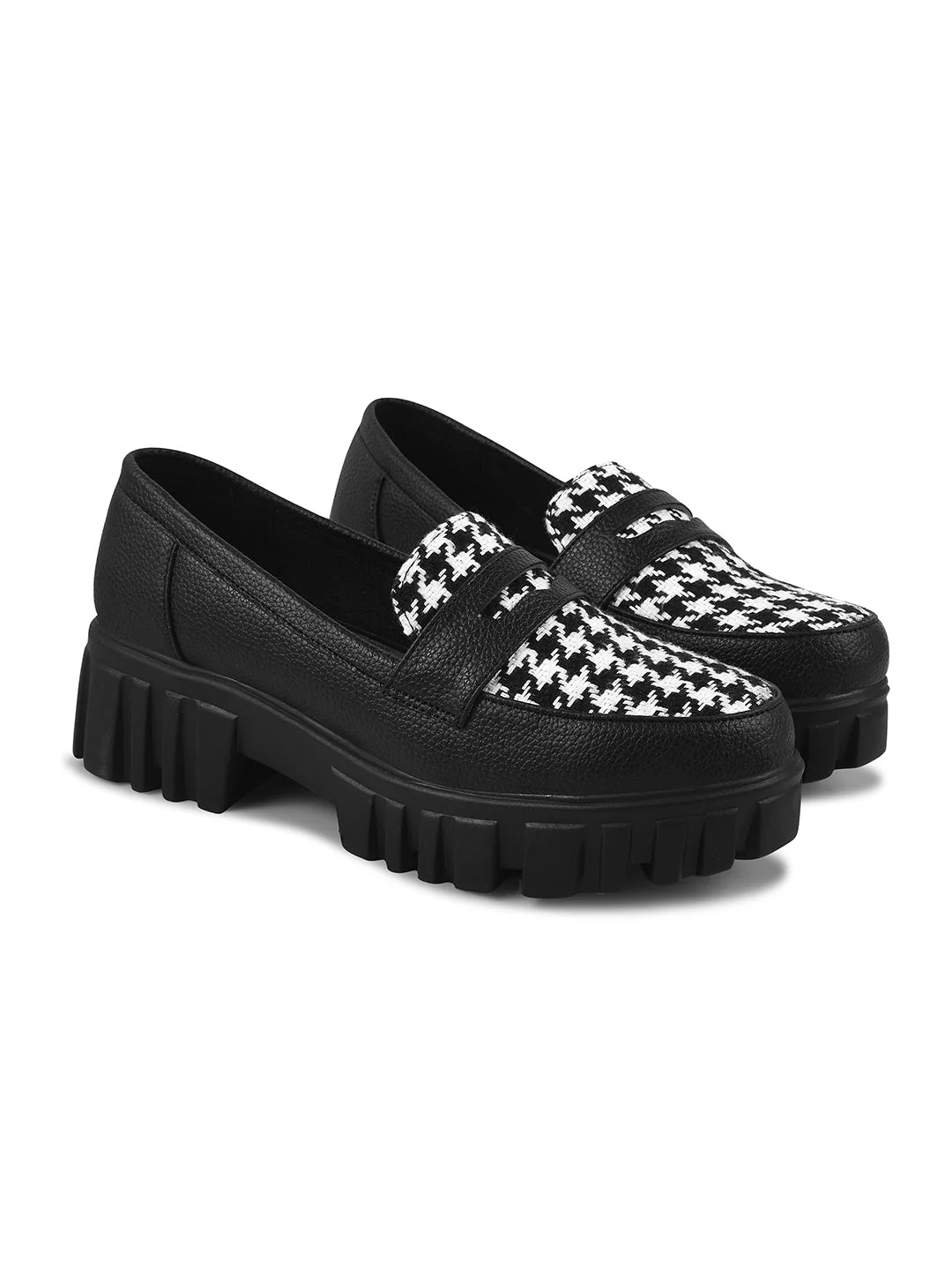 Textured Loafers With Woven Design - Image 10