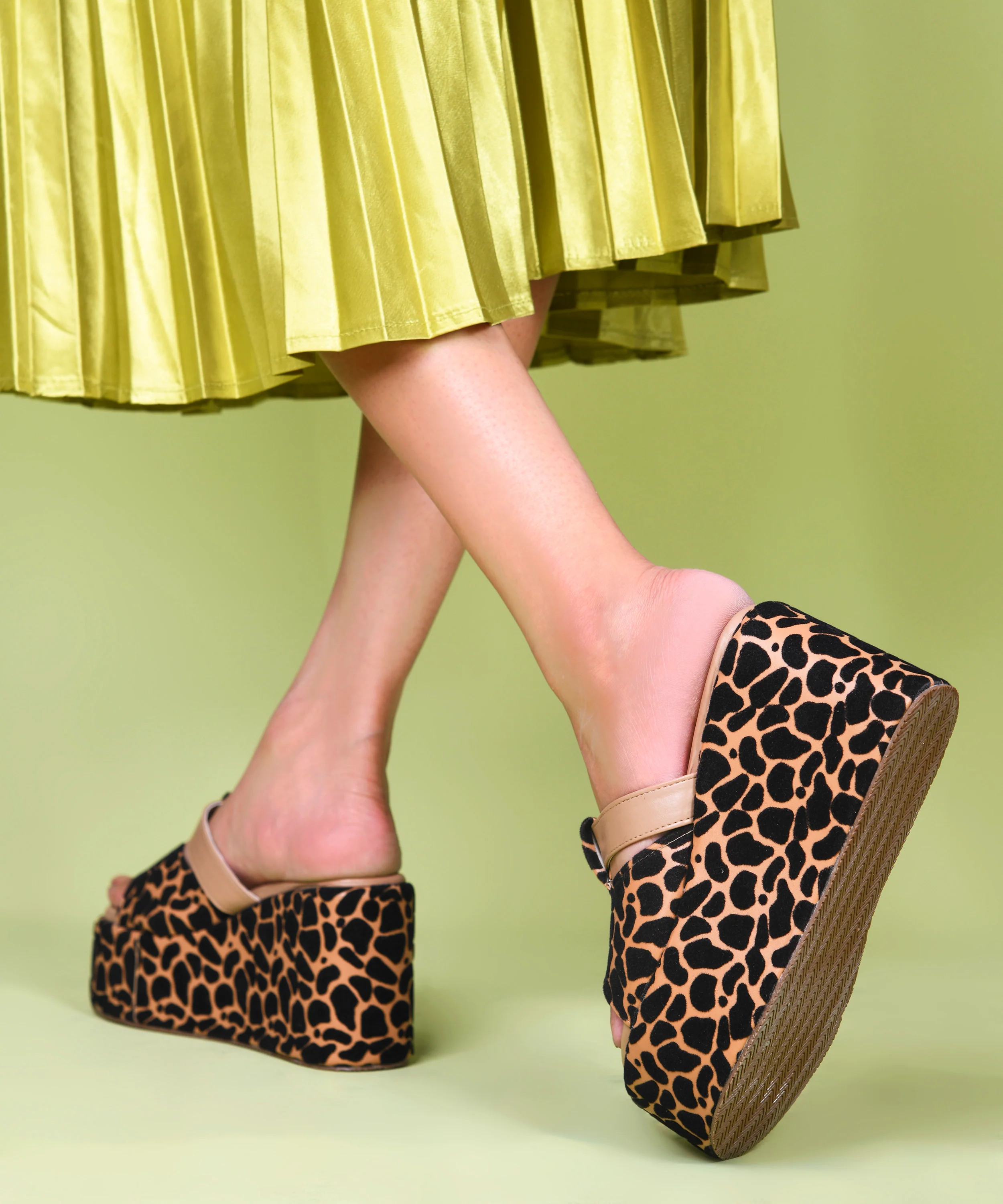 Urban Contrast Print Chunky Platforms - Image 9