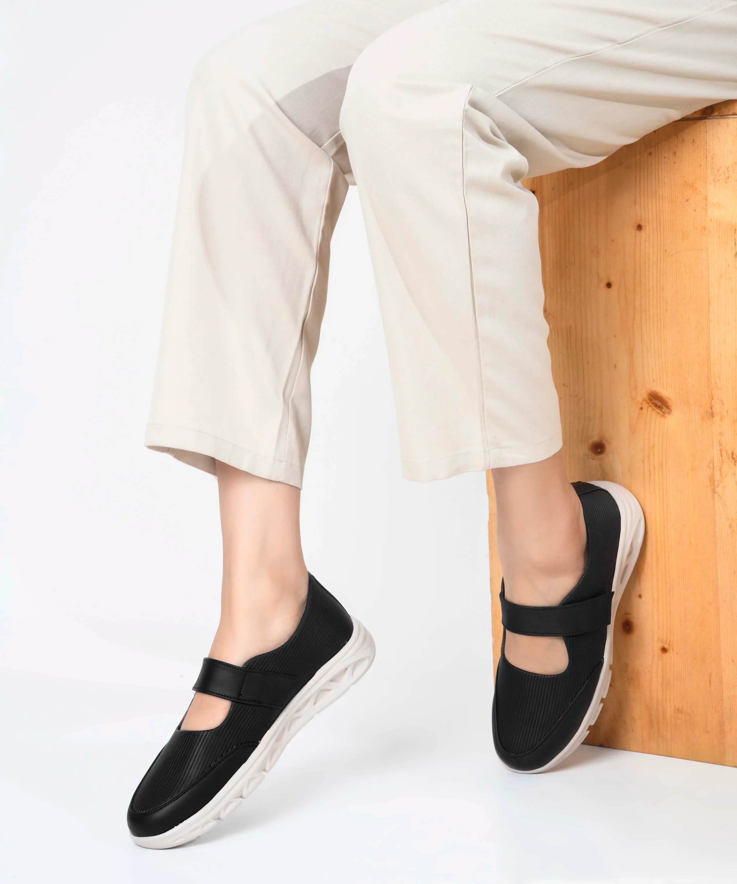 JM Looks Velcro Strap Casual Walking Shoes - Image 4
