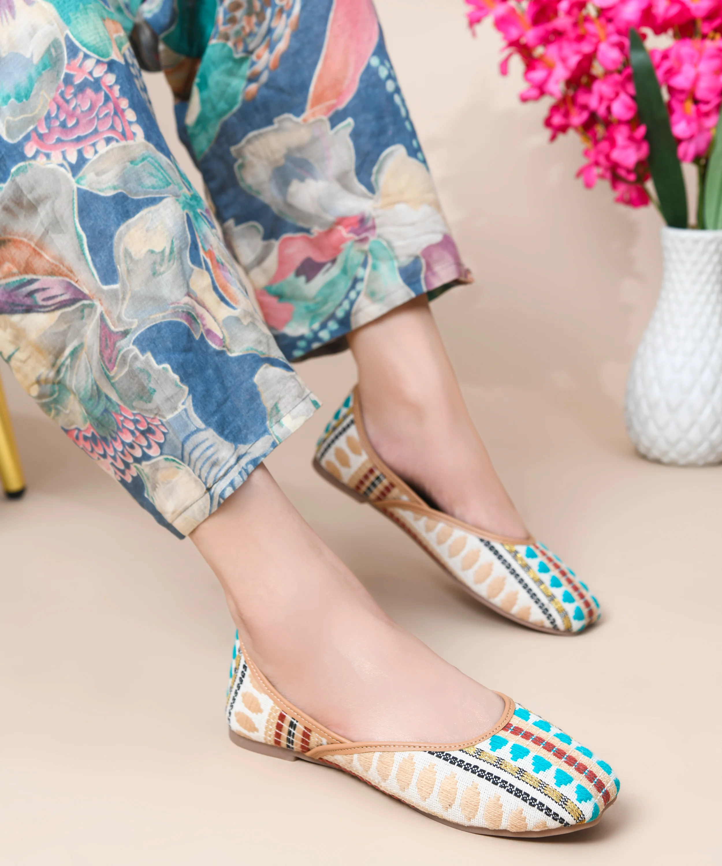 Vibrant Thread Work Ethnic Juttis